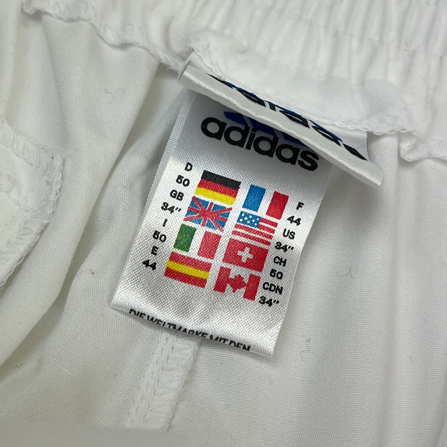 02881 Adidas 90s Tennis Shorts