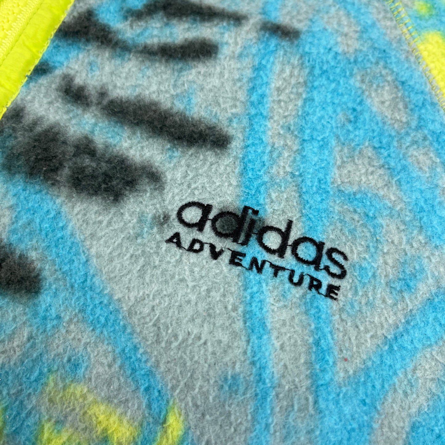 02347 Adidas Adventure 90s Fleece Sweater