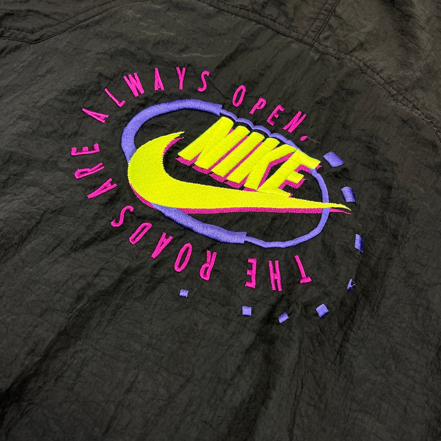 02202 Nike „the roads are always open“ 90s windbreaker