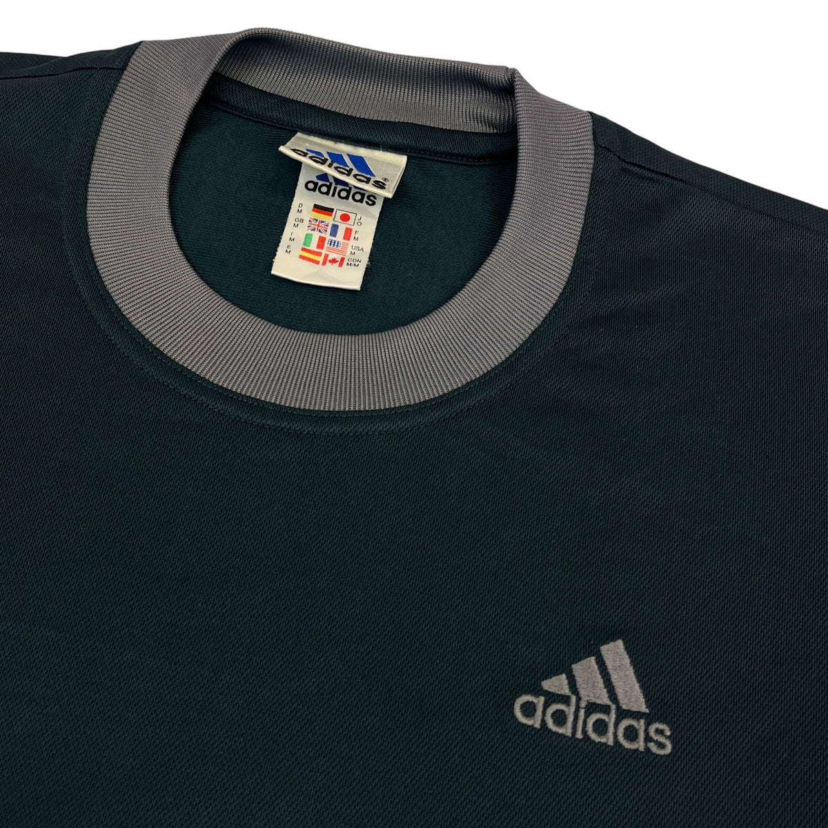 ADIDAS 2000s Tshirt
