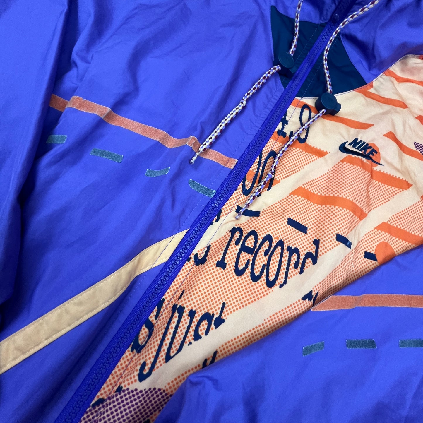 02121 Nike 90s Tracktop