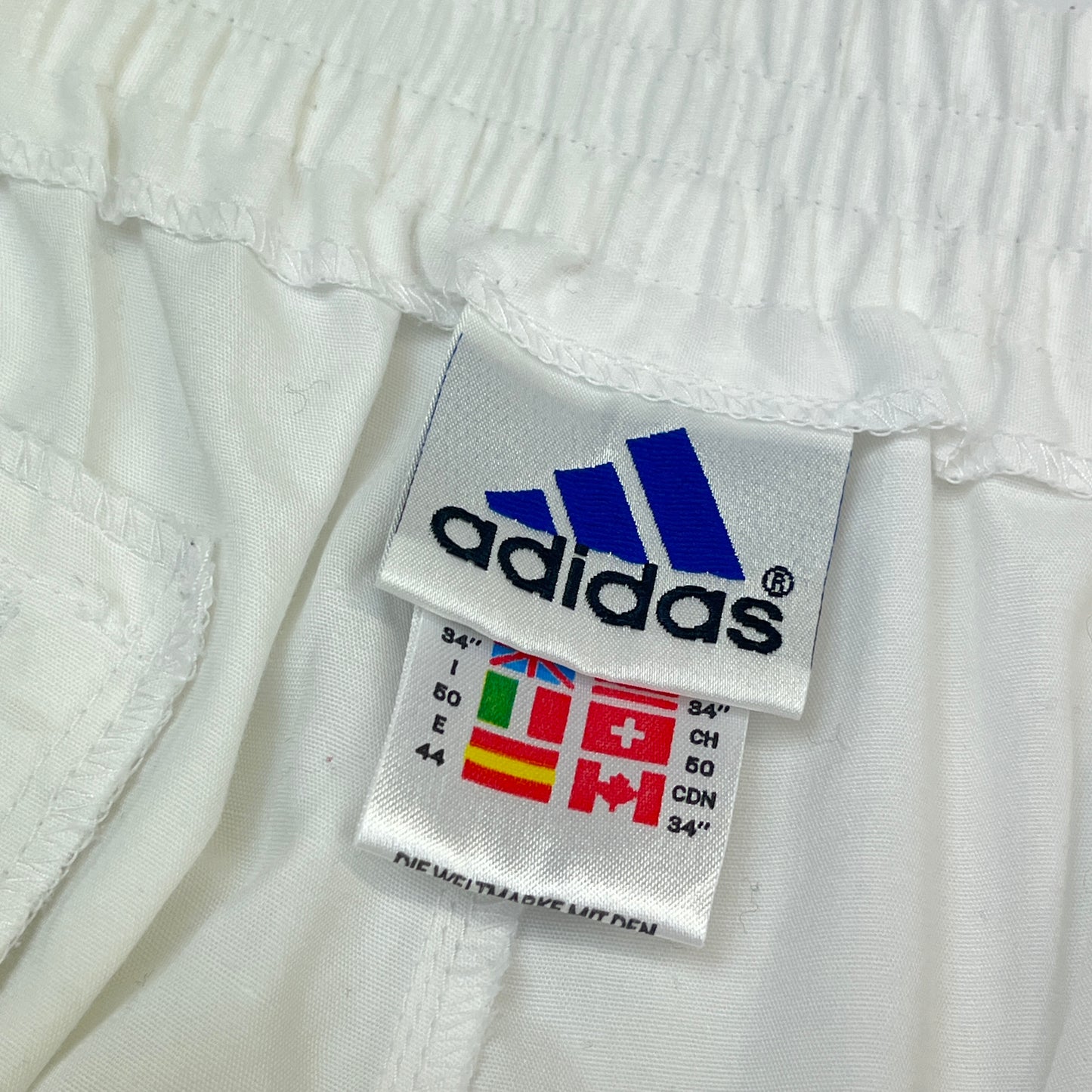 02881 Adidas 90s Tennis Shorts