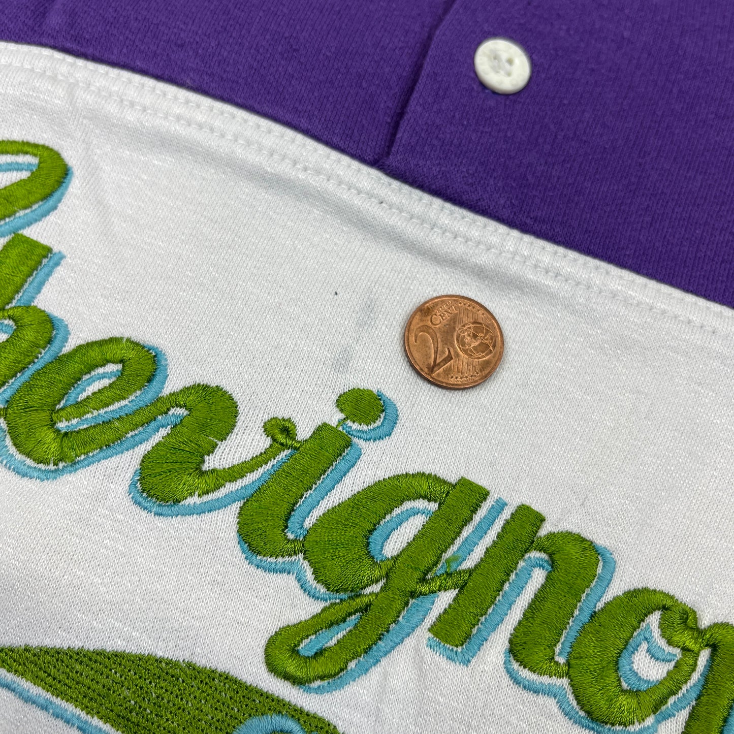 02398 Chevignon 90s Sweater
