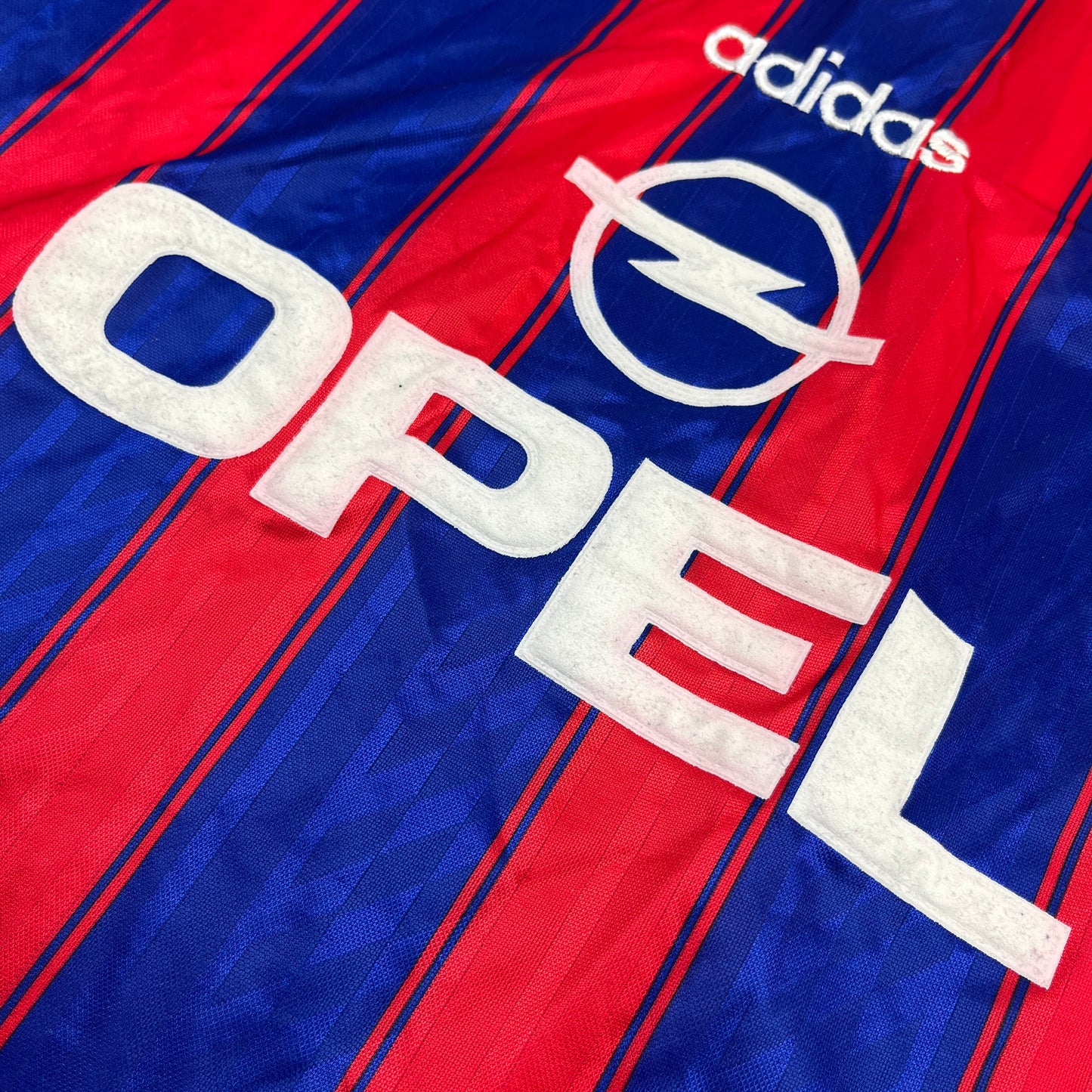 02706 Adidas FC Bayern München 1995-1996 Home Jersey