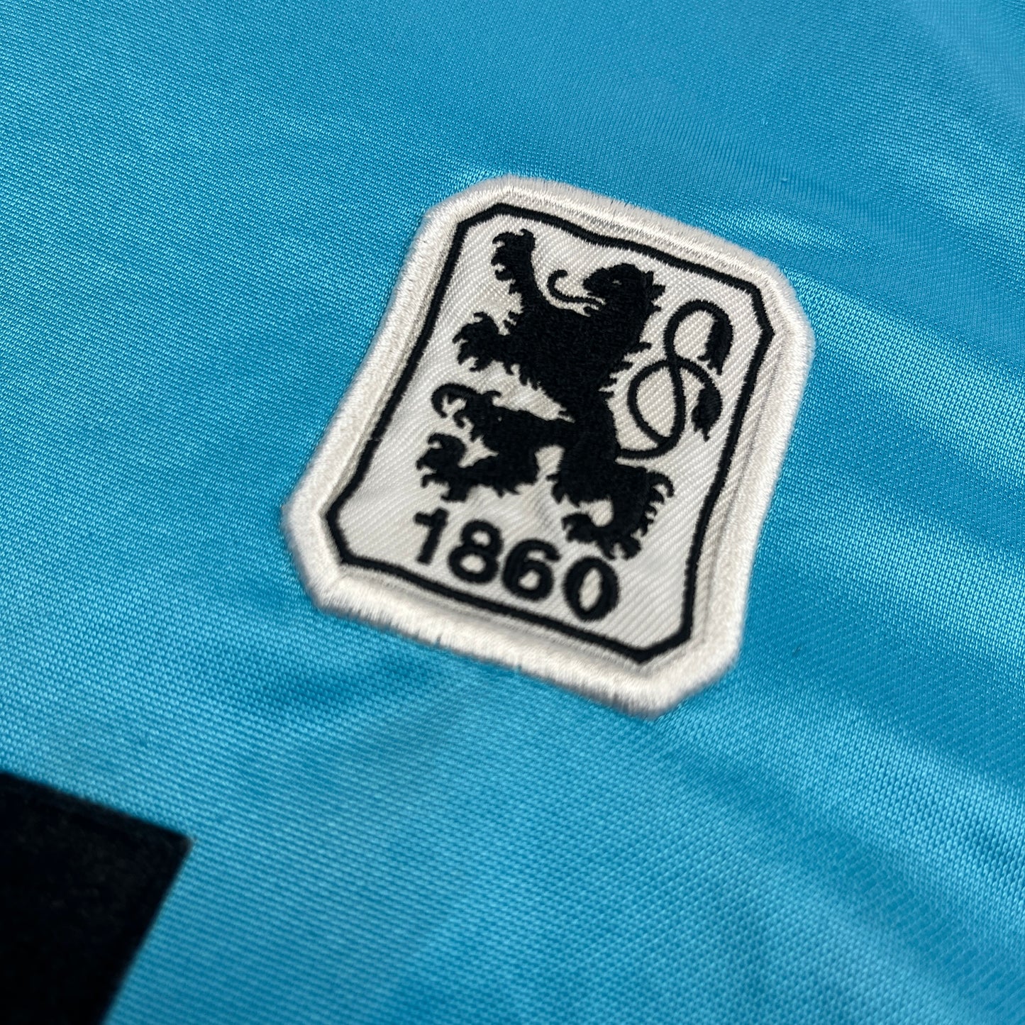 02697 Nike TSV 1860 München 1999-2000 Home Jersey