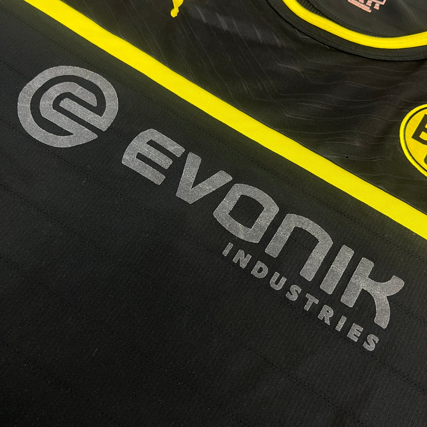 02636 Puma Borussia Dortmund 2016-2017 Away Jersey