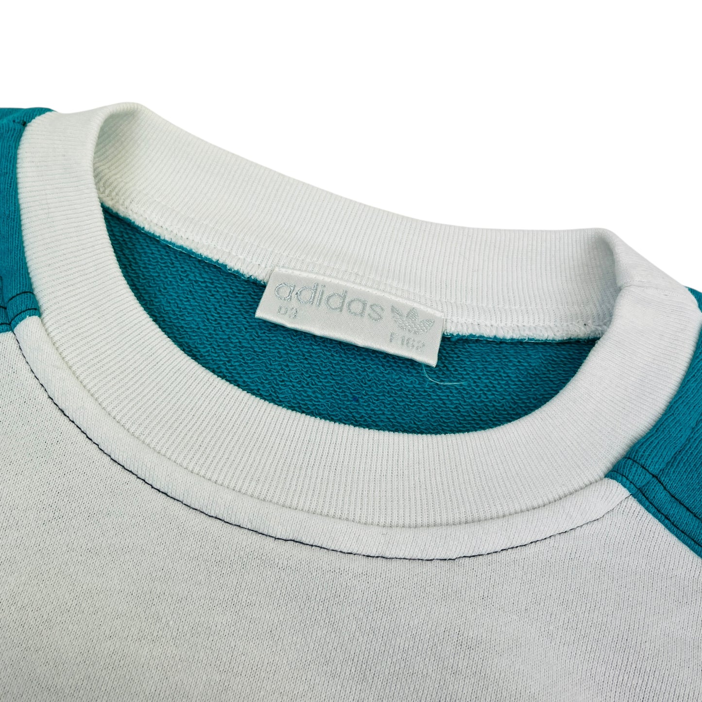 02721 Adidas 90s Sweater