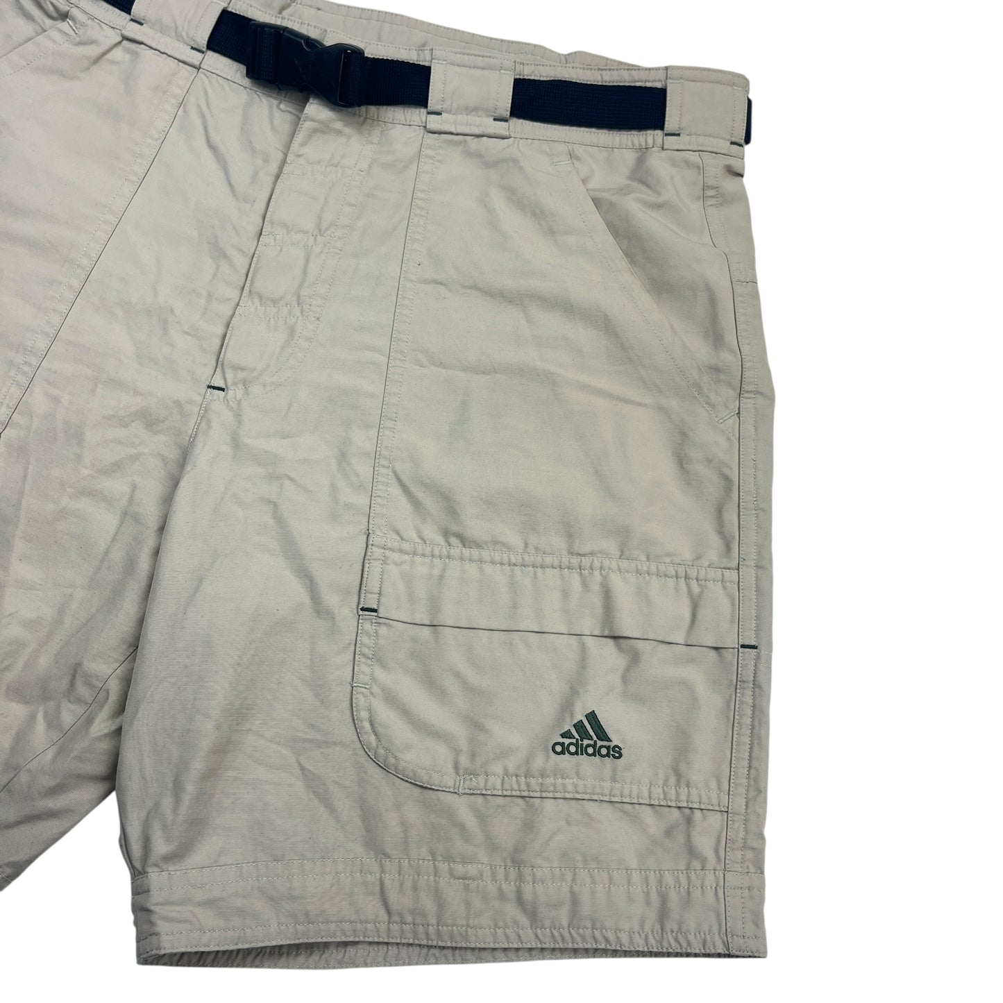 02810 Adidas Trekking Shorts