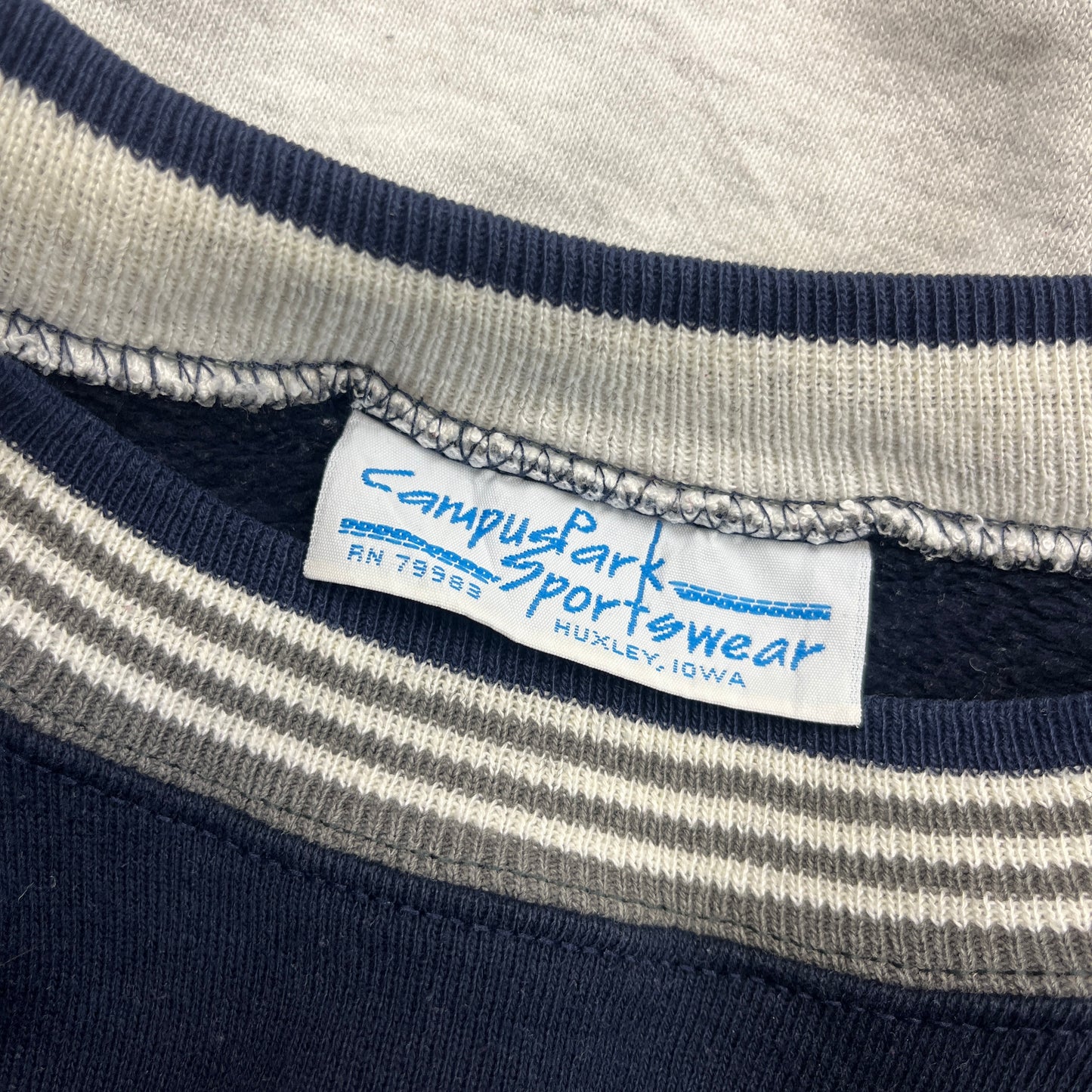 02383 Campus Park Sportswear Penn State „Rose Bowl Pasadena Tournament Of Roses 1995“ Sweater