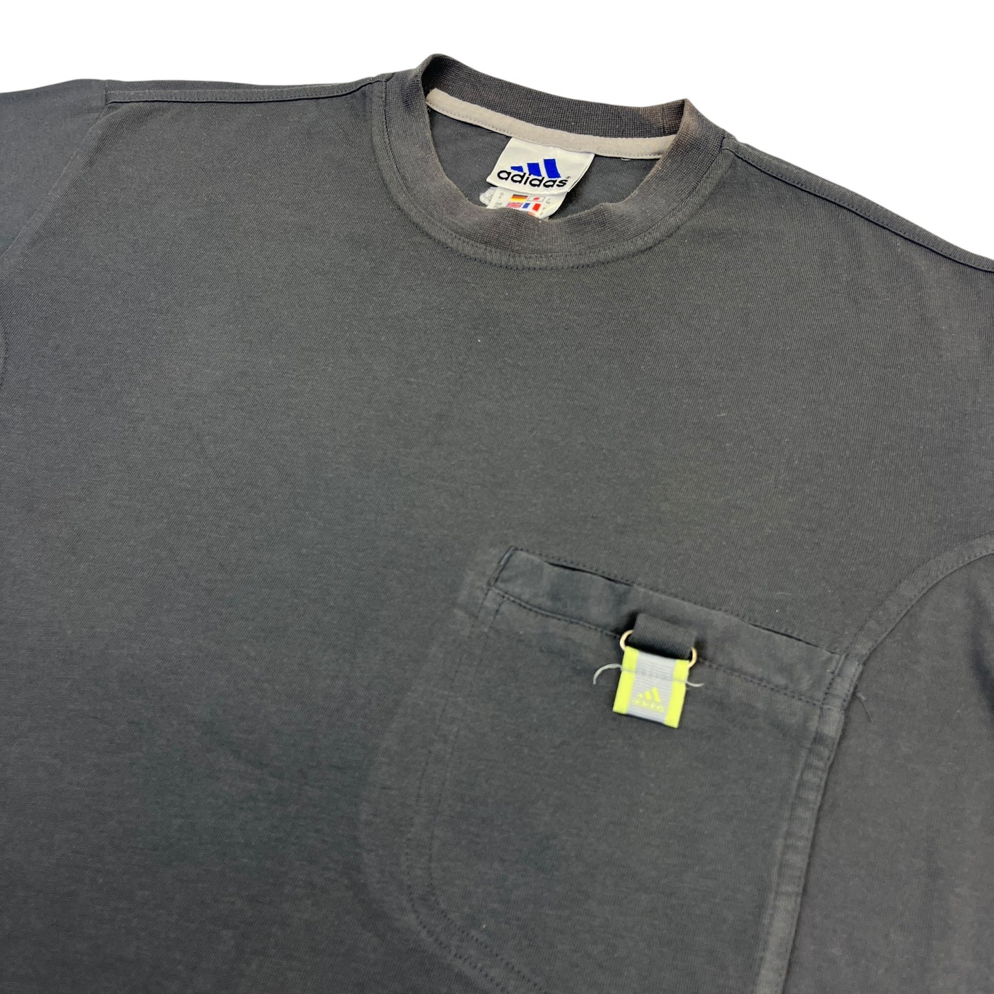 02885 Adidas Y2K Tshirt
