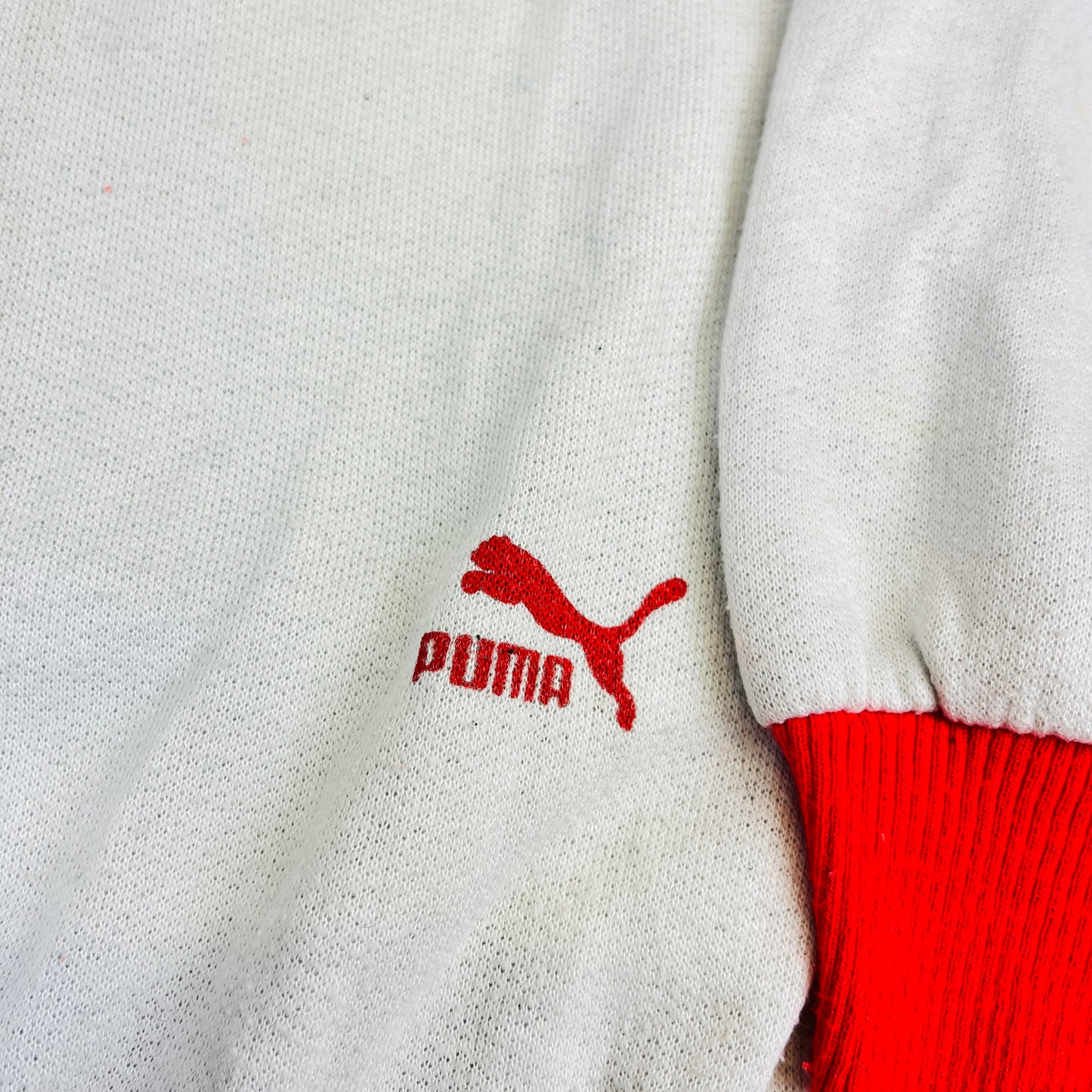 02561 Puma 80s Sweater