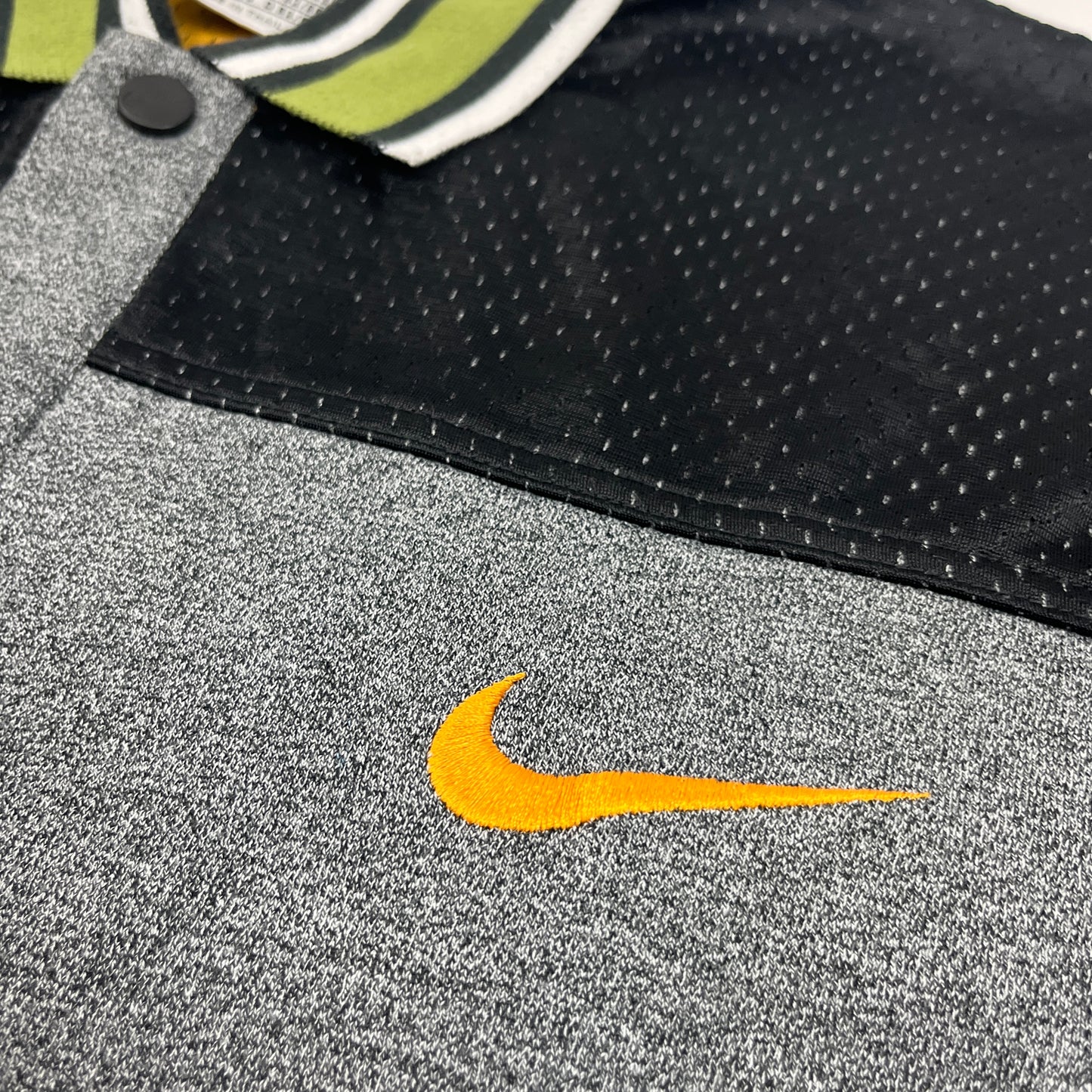 01715 Nike 90s Basketball Warmup Jersey