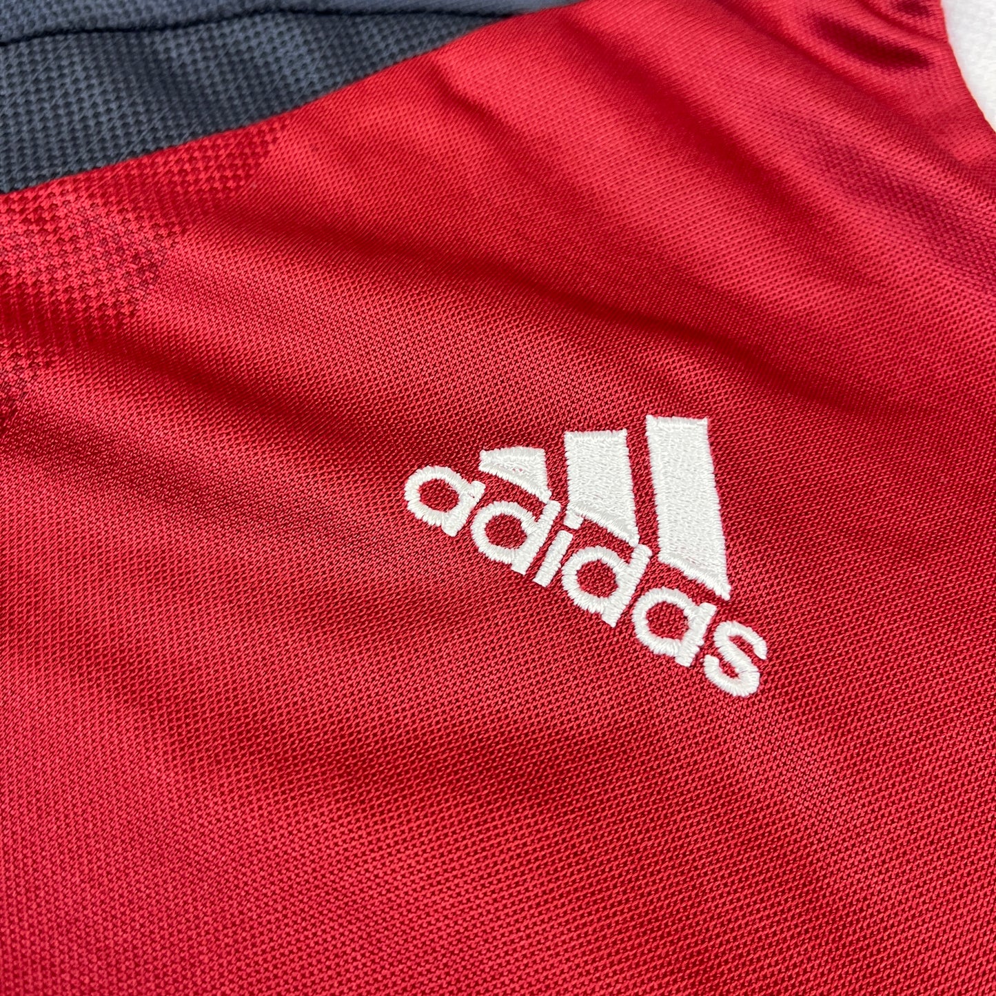 02702 Adidas FC Bayern München Owen Hargreves 2001-2002 Home Jersey