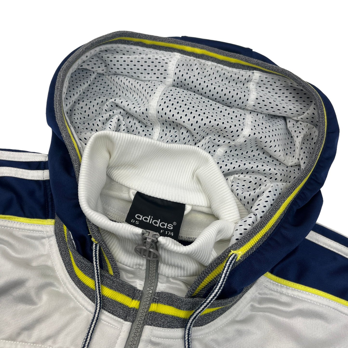 01916 Adidas 90s Tracktop