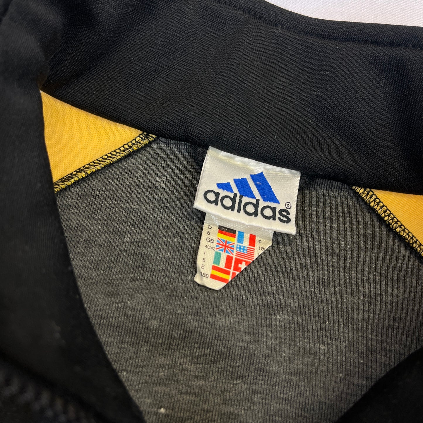 02946 Adidas 90s Tracktop