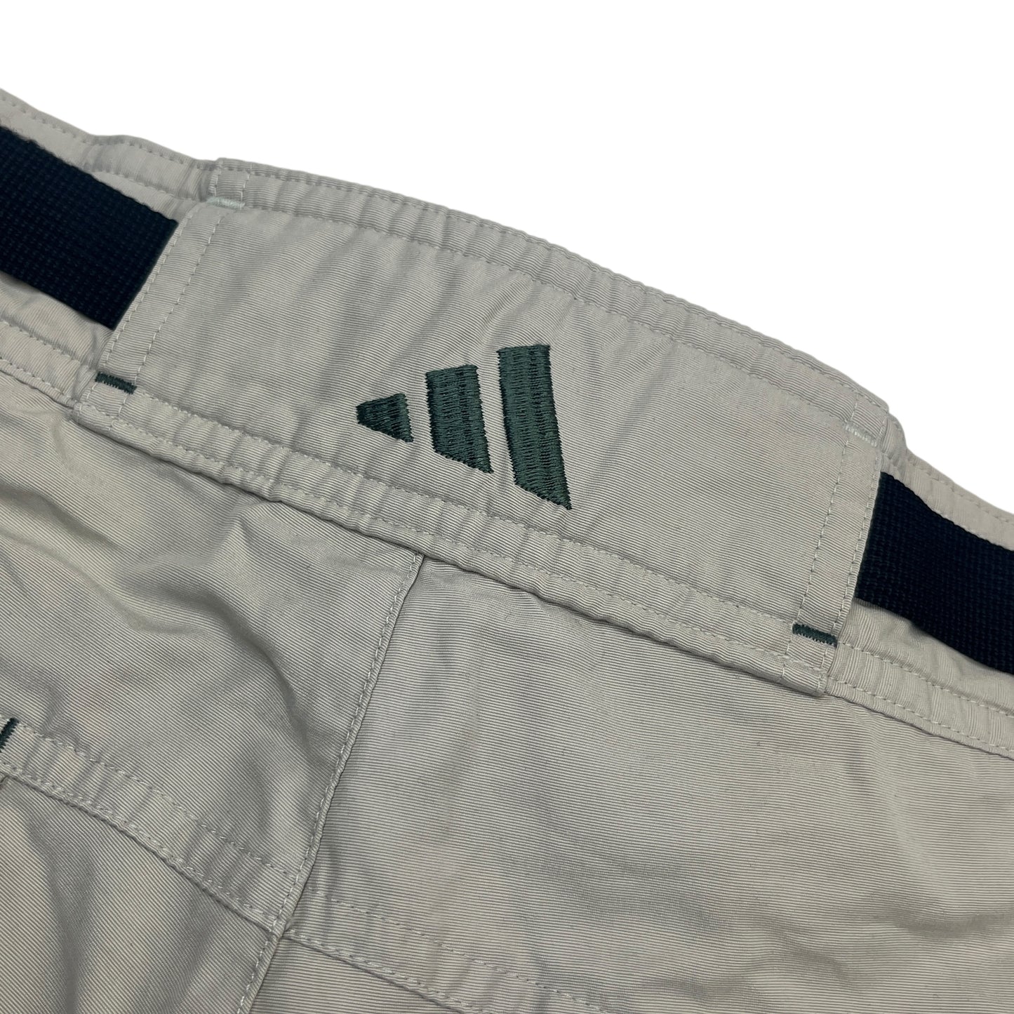 02810 Adidas Trekking Shorts