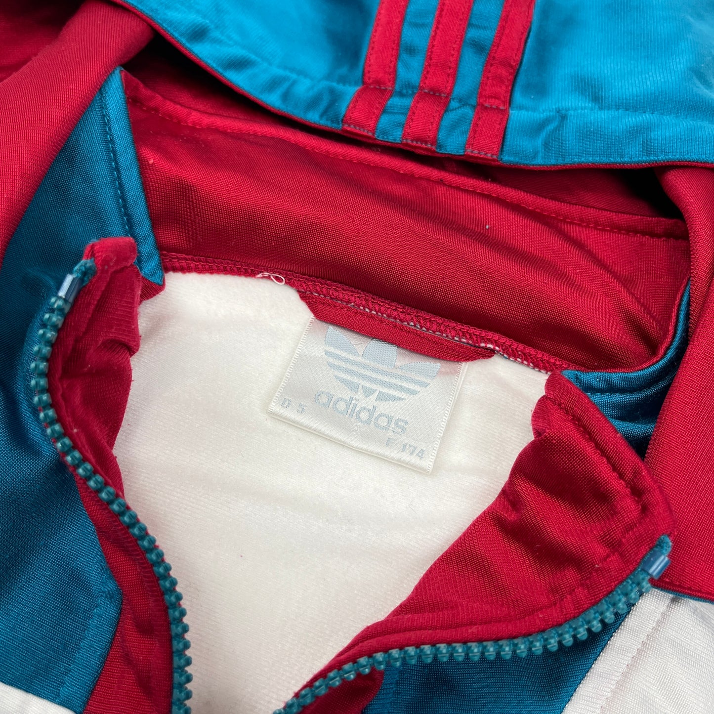 01825 Adidas 90s Tracktop