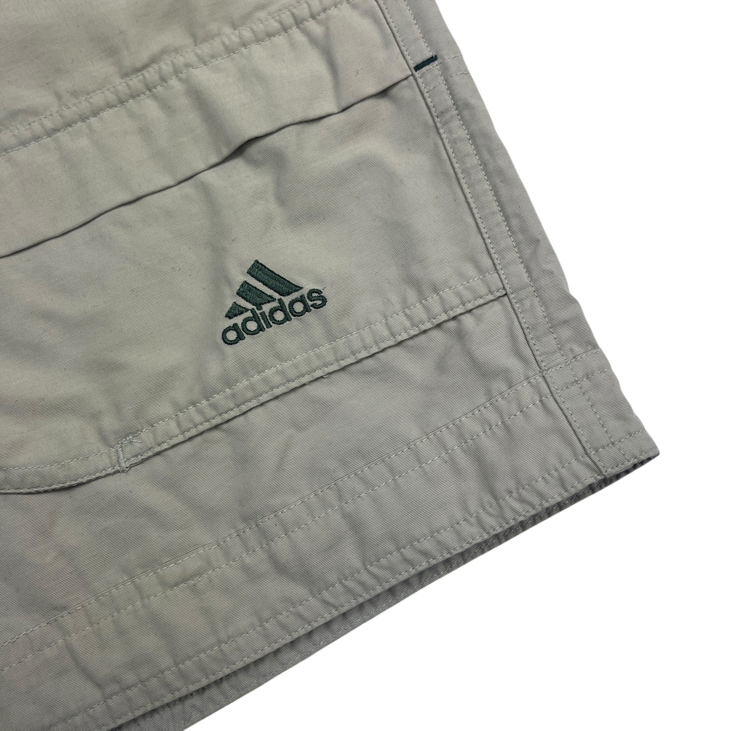 02810 Adidas Trekking Shorts