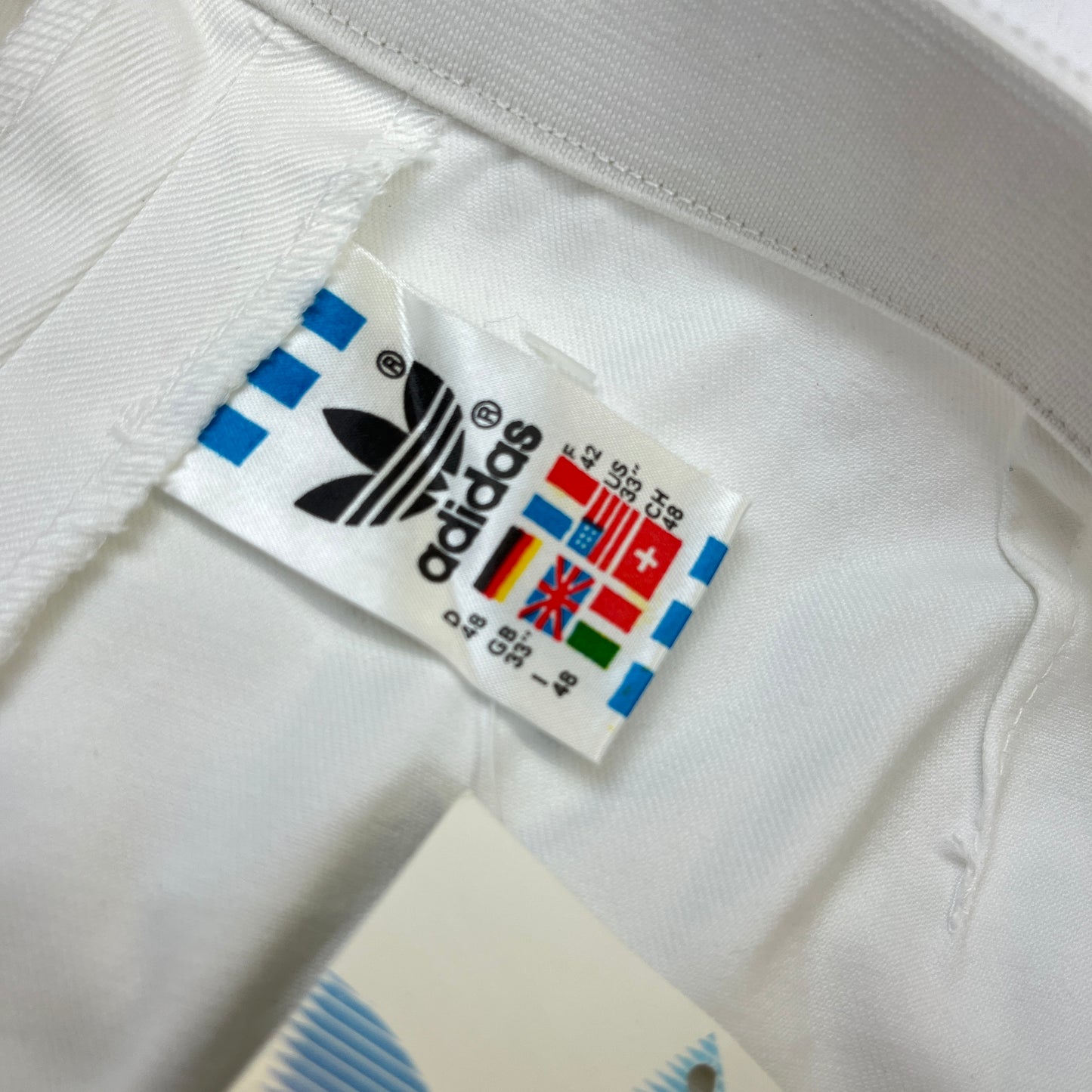 02777 Adidas 90s Deadstock Tennis Shorts