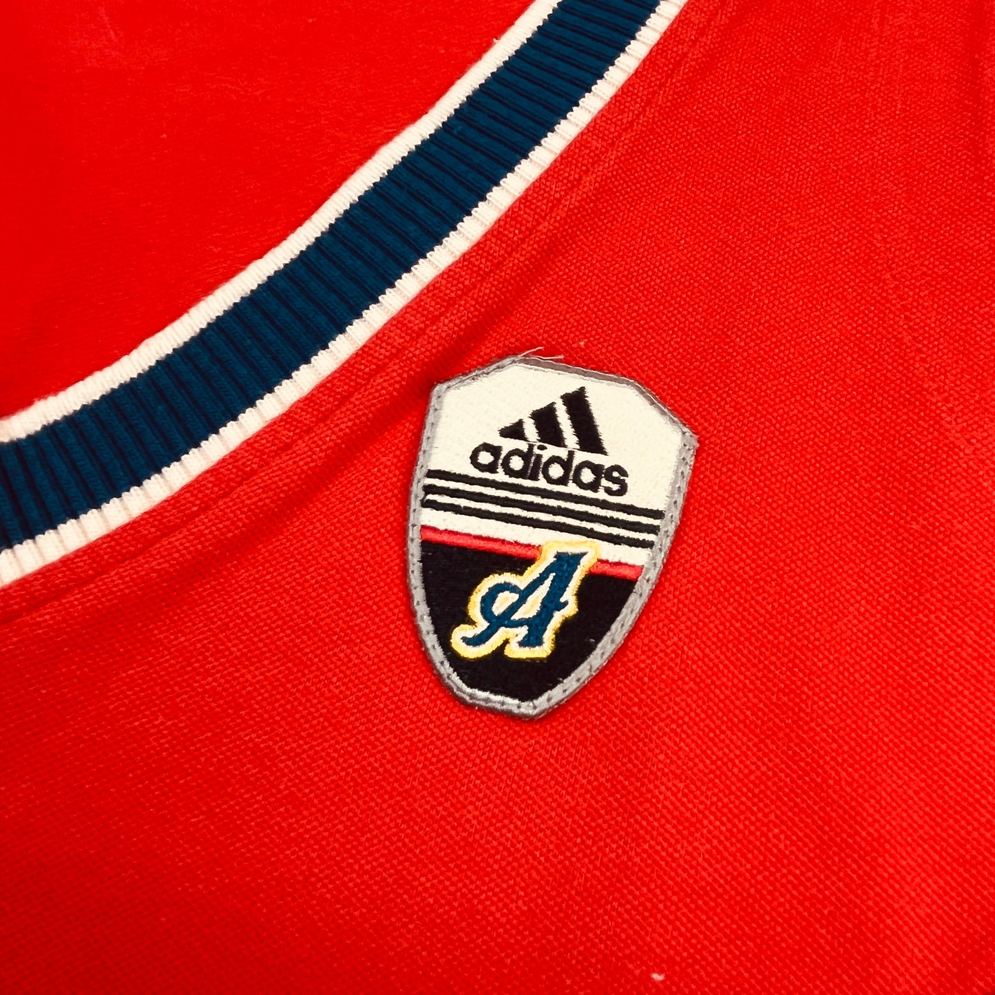 02857 Adidas 2000s Tanktop