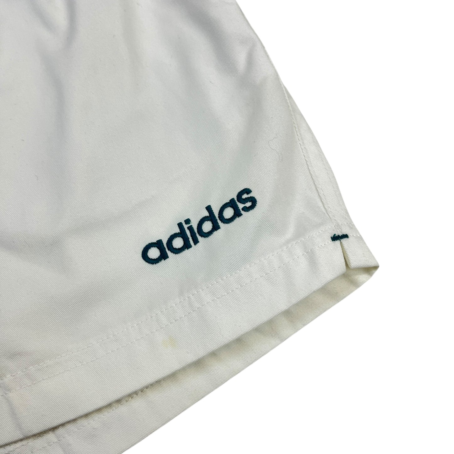 02775 Adidas 90s Tennis Shorts