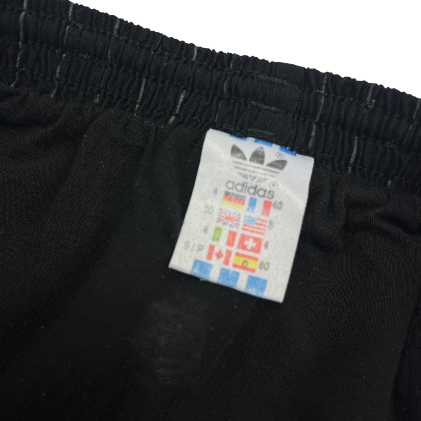 02746 Adidas 90s Squash Shorts