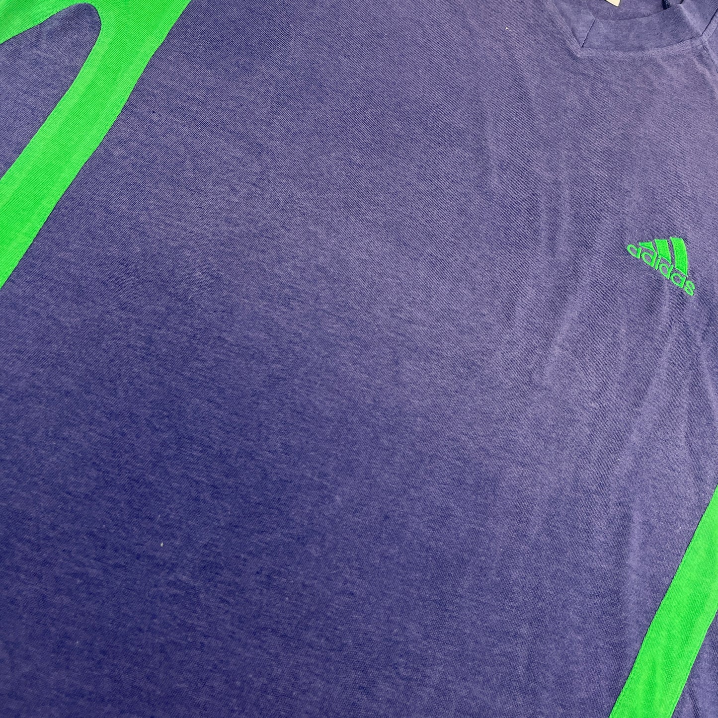 02598 Adidas 90s Tshirt