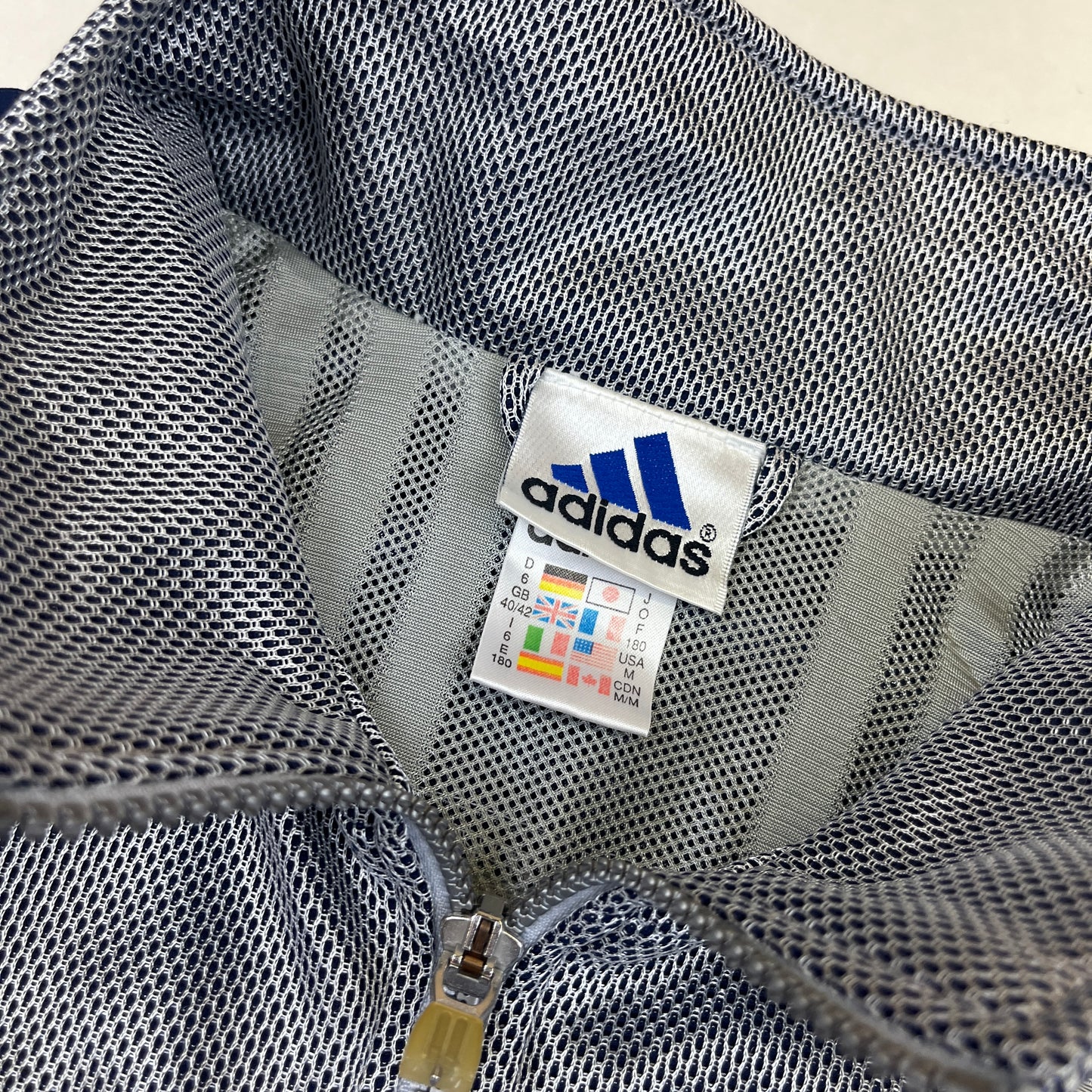 02130 Adidas 90s Tracktop