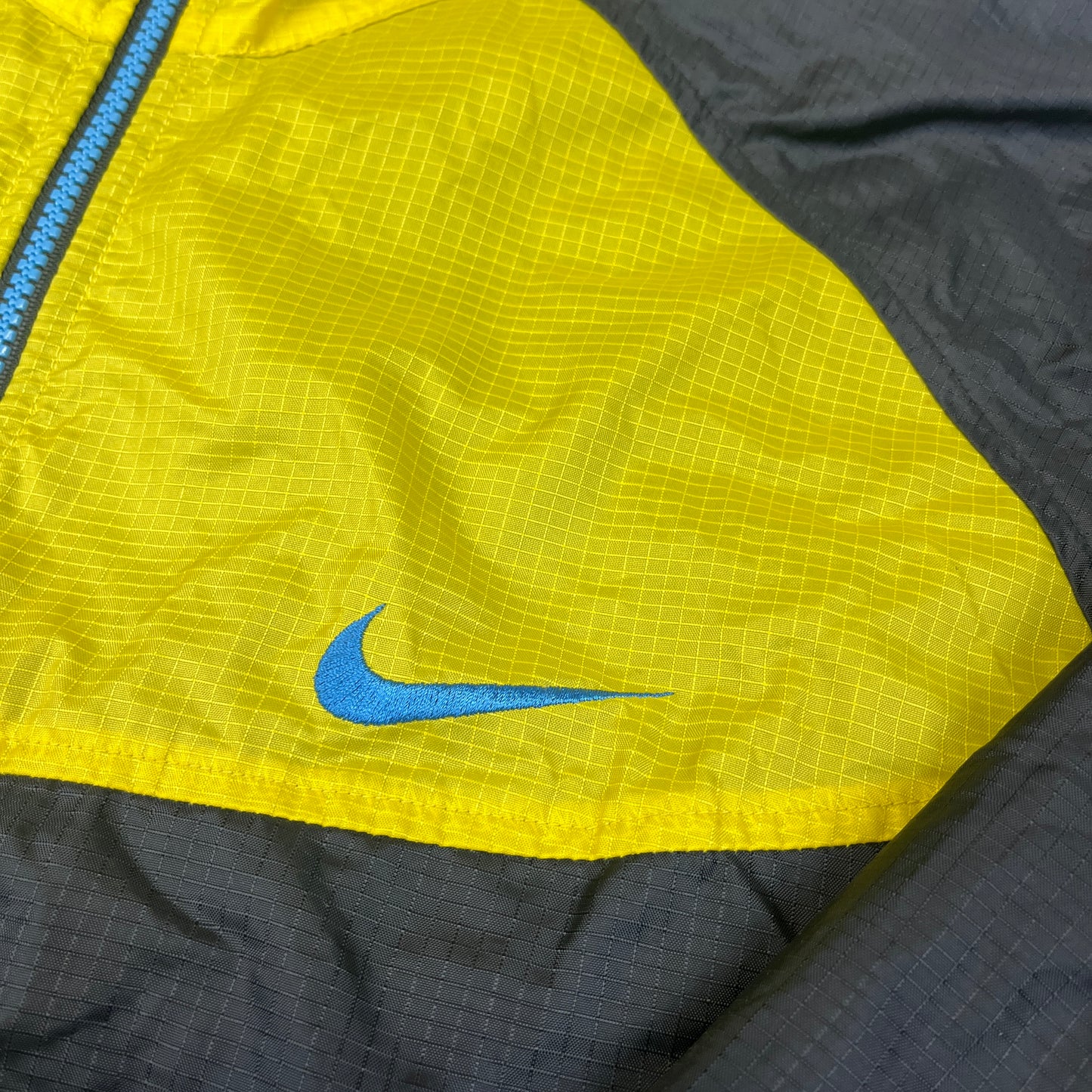 02318 Nike ACG Windbreaker