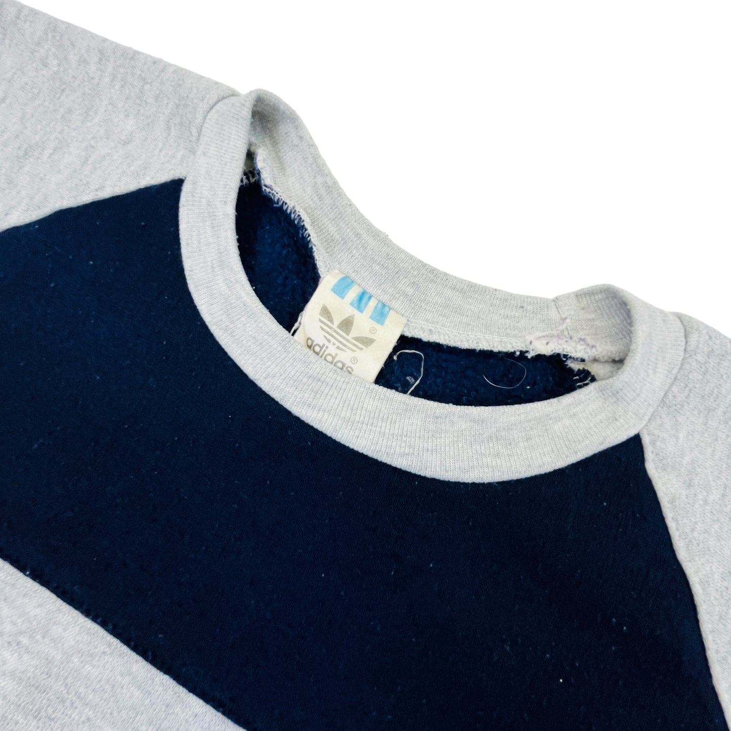 02207 Adidas 80s Sweater