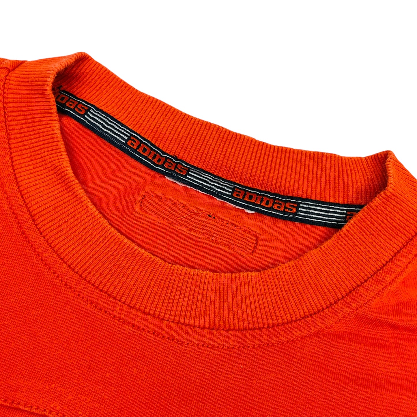 02993 Adidas 2000s Tshirt