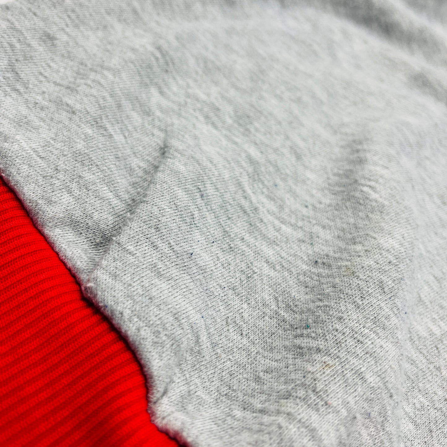 01627 Adidas 80s Sweater