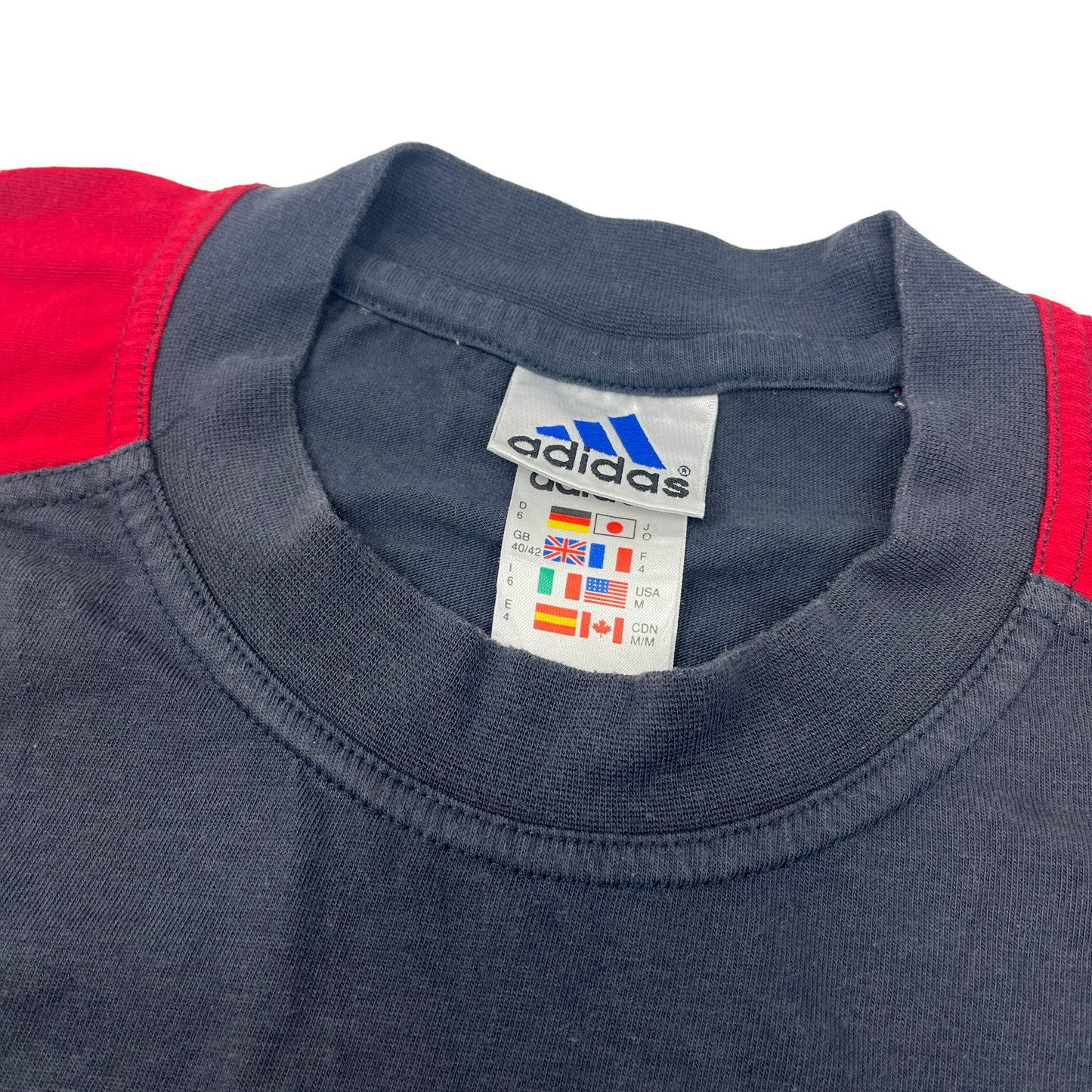 01975 Adidas 90s Tshirt