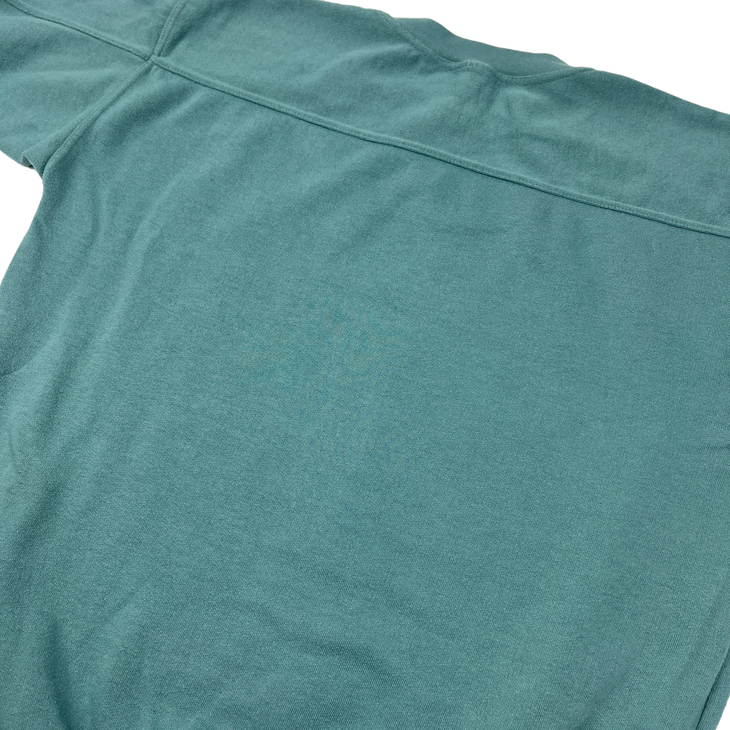 01651 Puma 80s Sweater