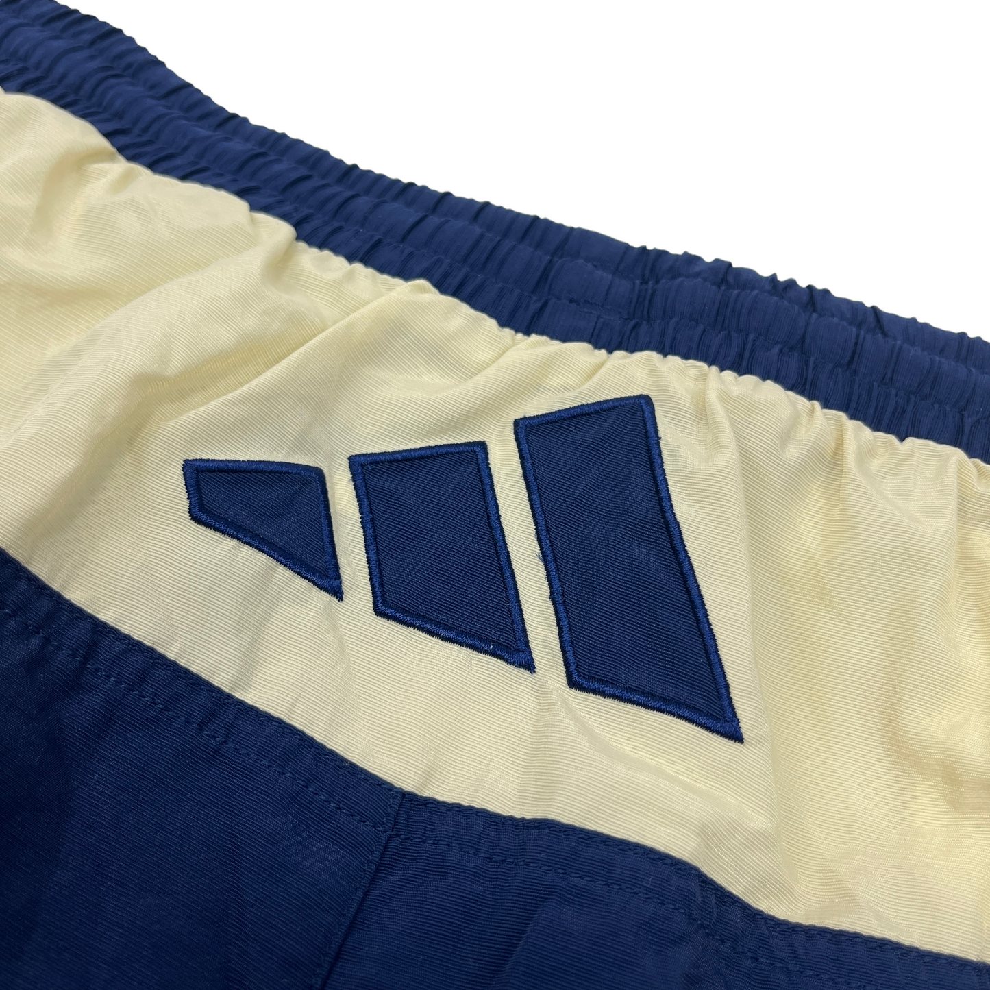 01477 Adidas 90s Shorts