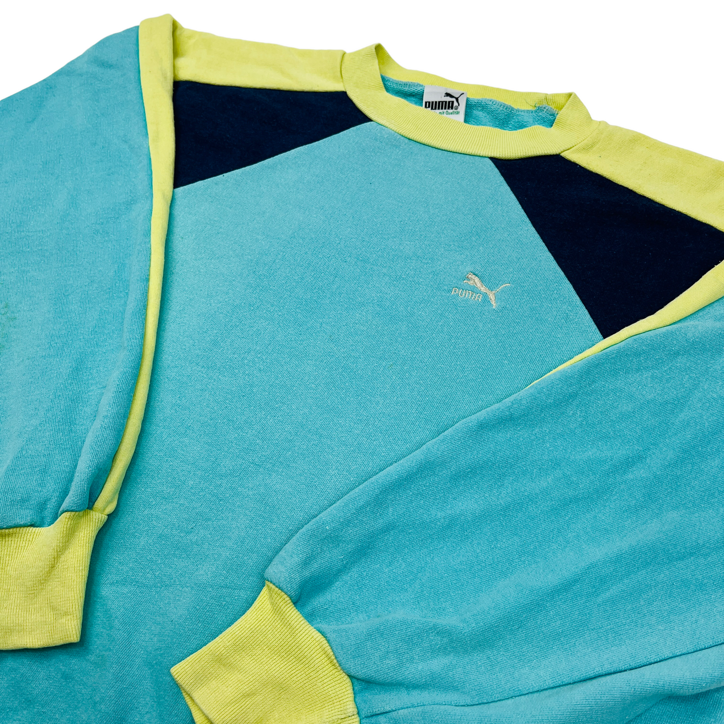 01648 Puma 80s Sweater