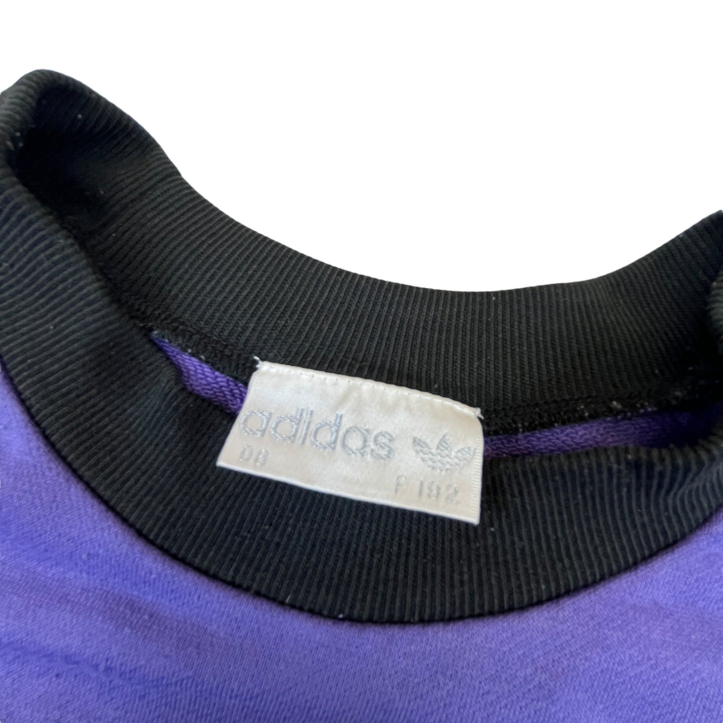 Adidas 90s „Statement in Sport“ Sweater