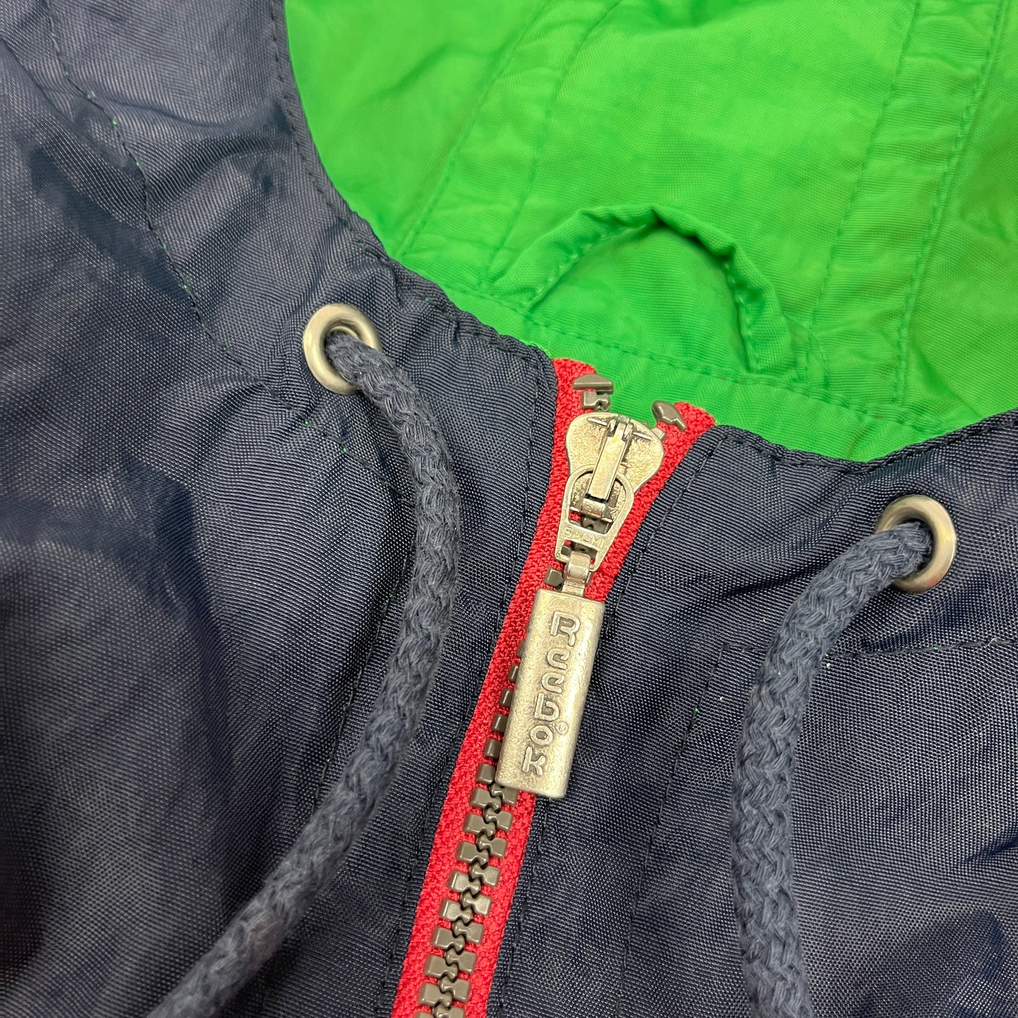 01512 Reebok Vintage Windbreaker