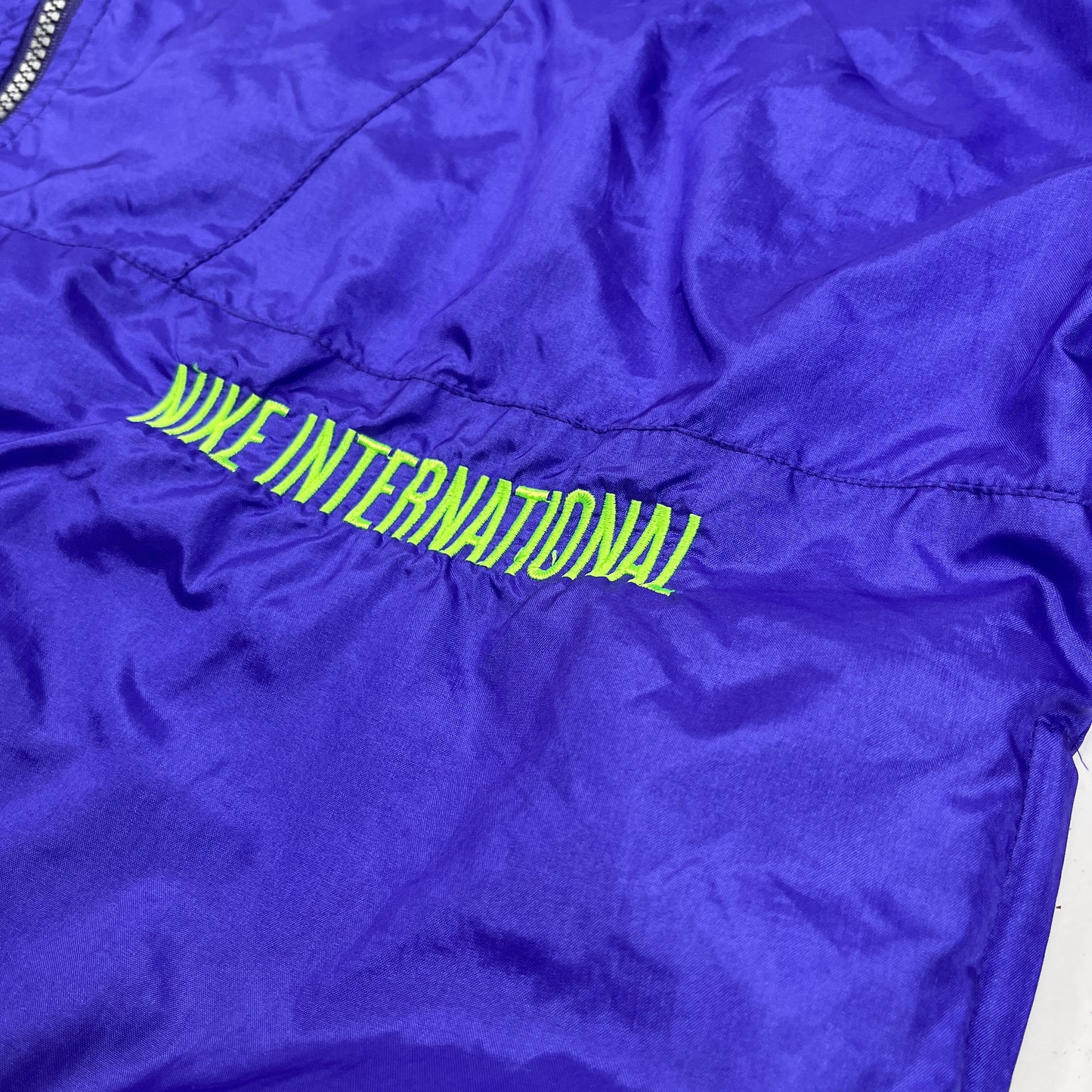 01567 Nike International Vintage Tracktop