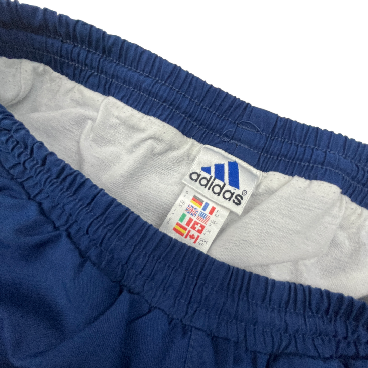 01524 Adidas Vintage Shorts