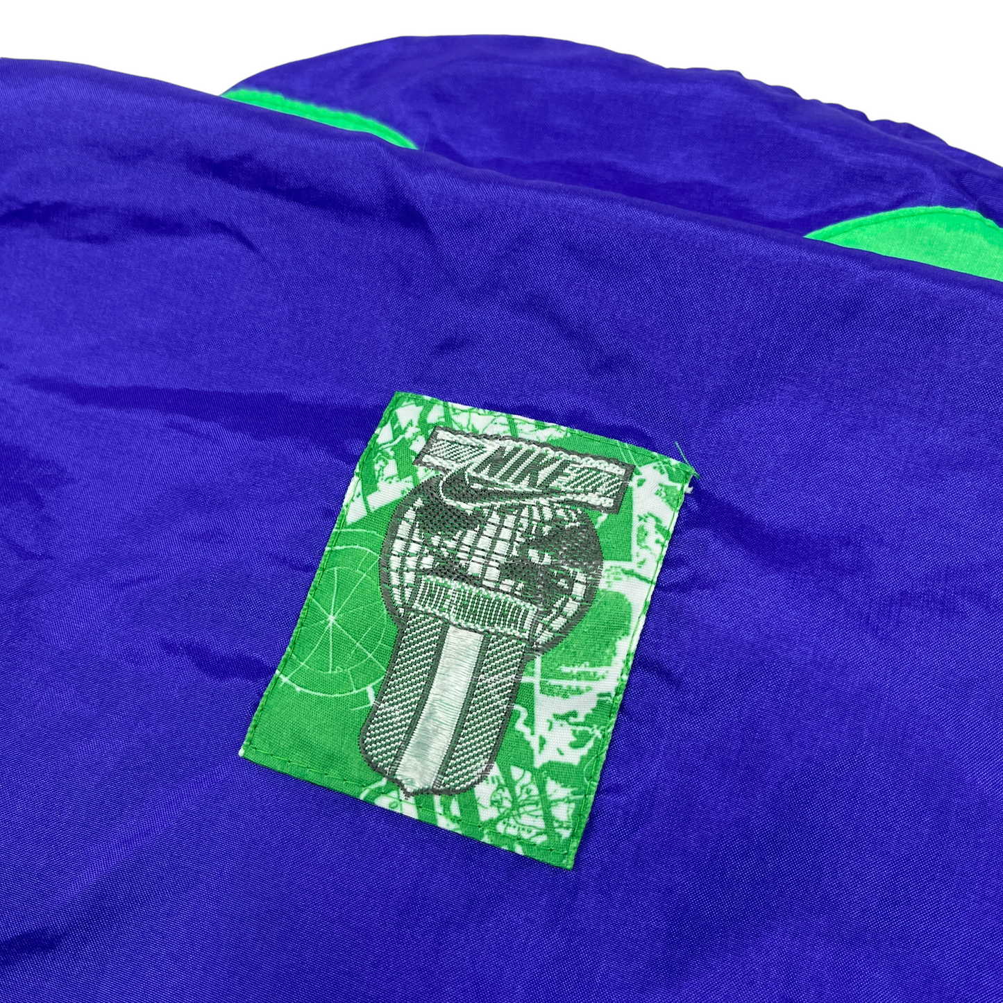 01567 Nike International Vintage Tracktop