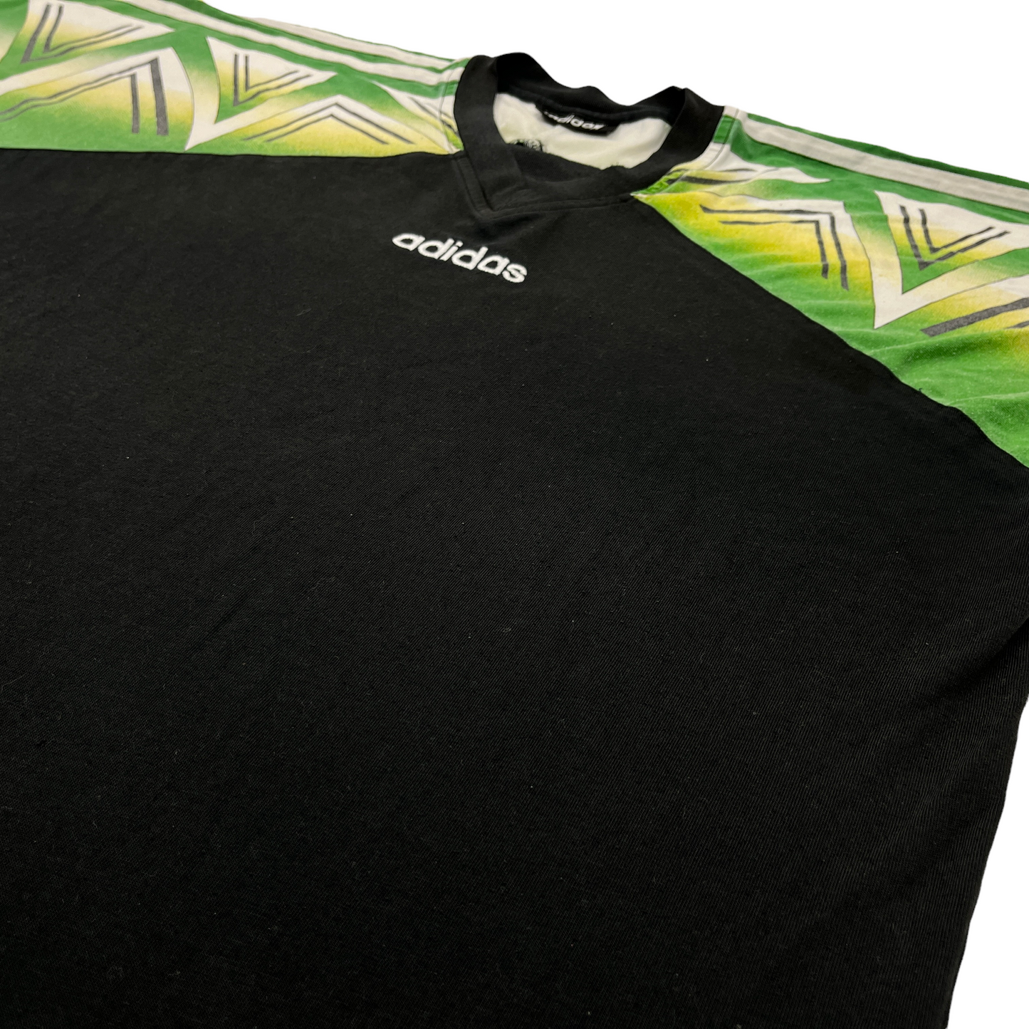 0829 Adidas Vintage 90s Tshirt