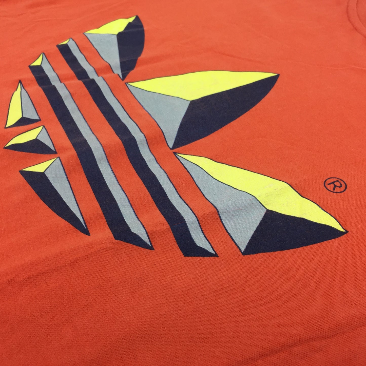 0283 Adidas Vintage Big Logo T-Shirt