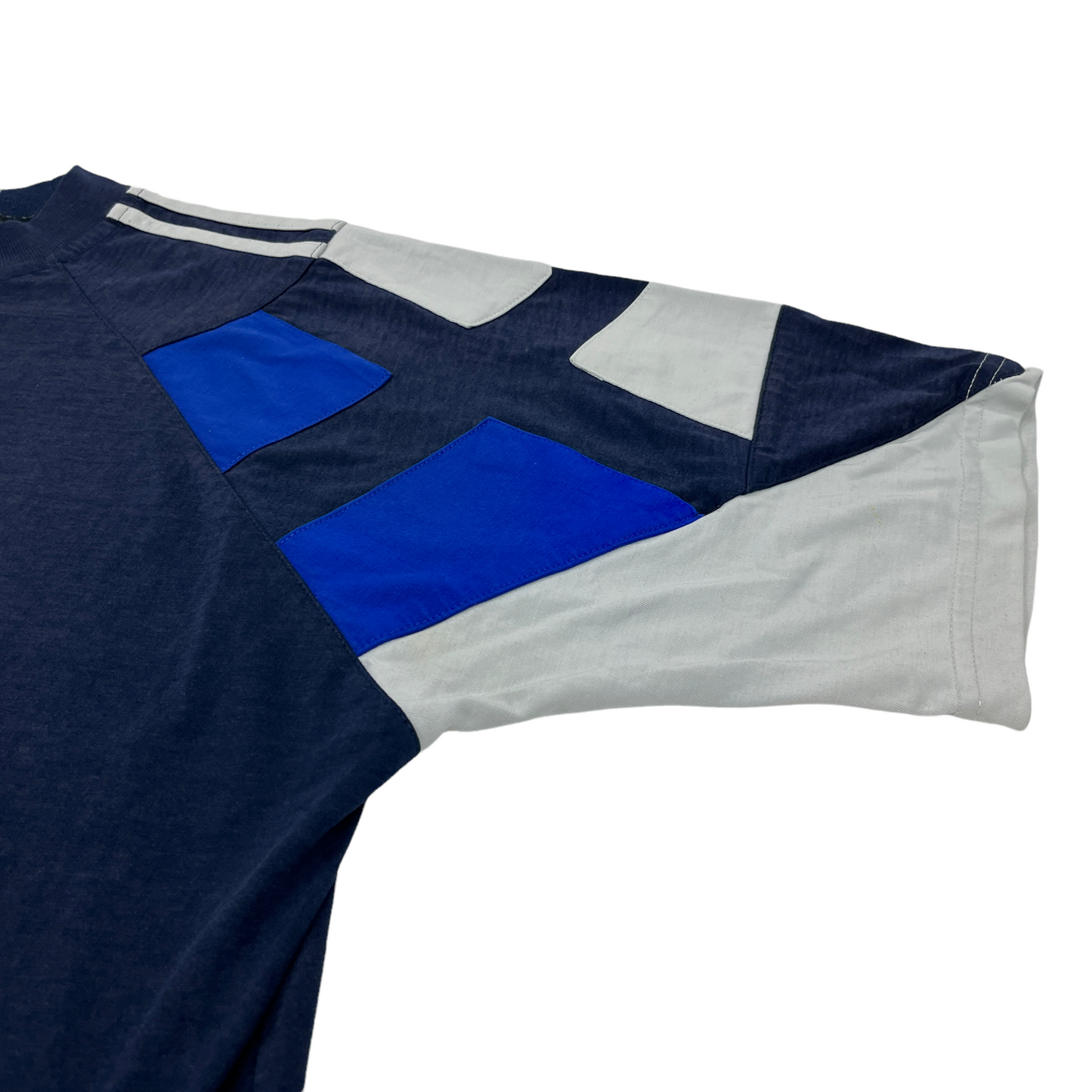 0832 Adidas Vintage 90s Tshirt