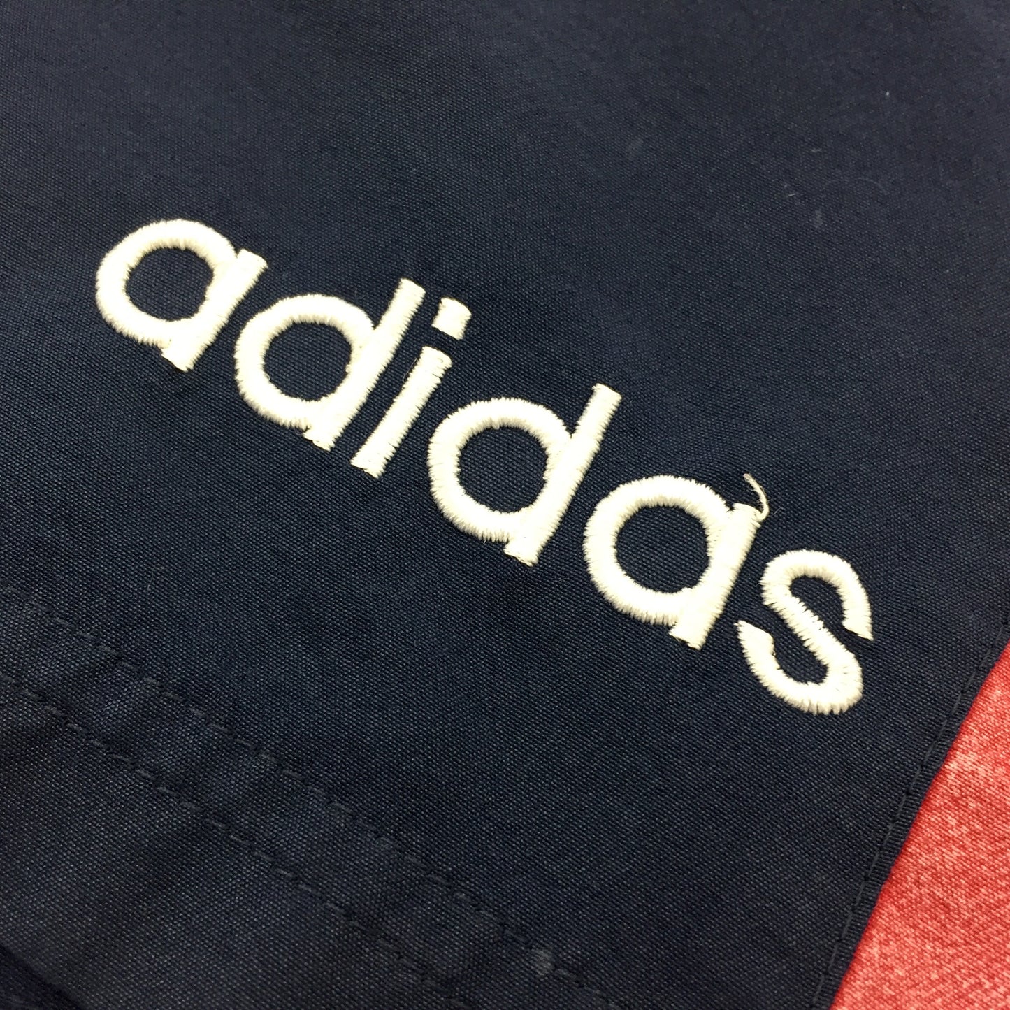 0539 Adidas Vintage 90s Trackshorts