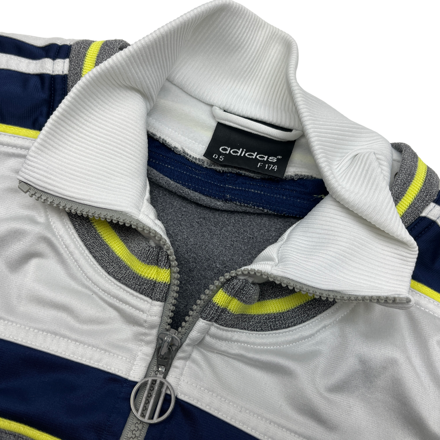 01311 Adidas 90s Tracktop (missing hood)
