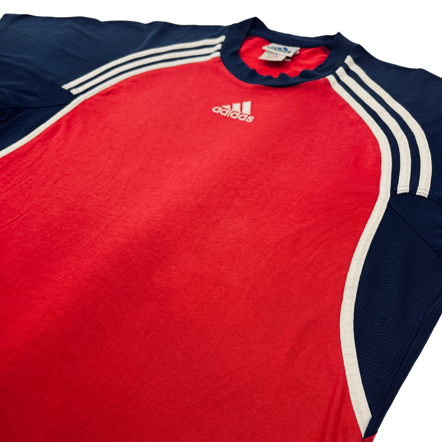 01423 Adidas 90s Tshirt