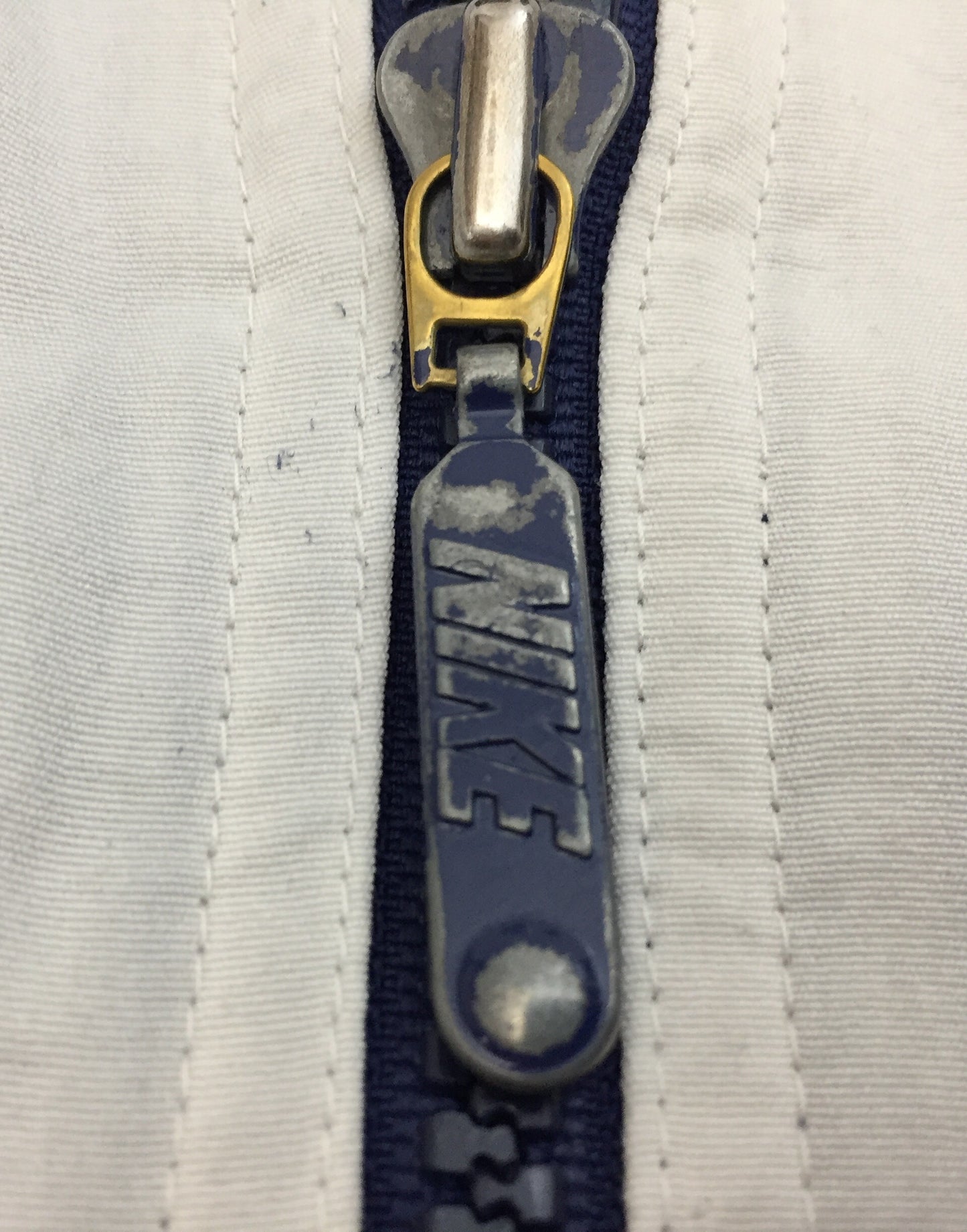 0185 Nike Vintage Swoosh Logo Tracktop