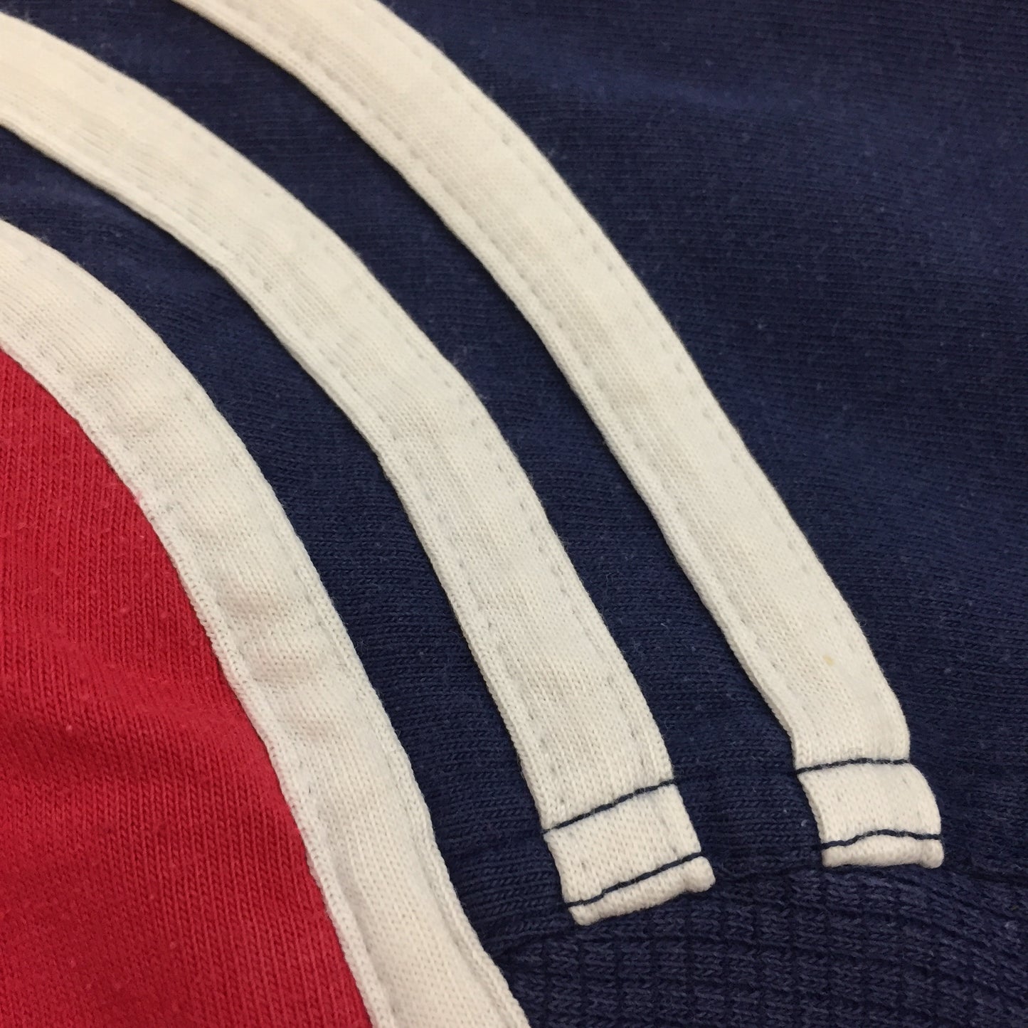 0058 Adidas Vintage T-Shirt