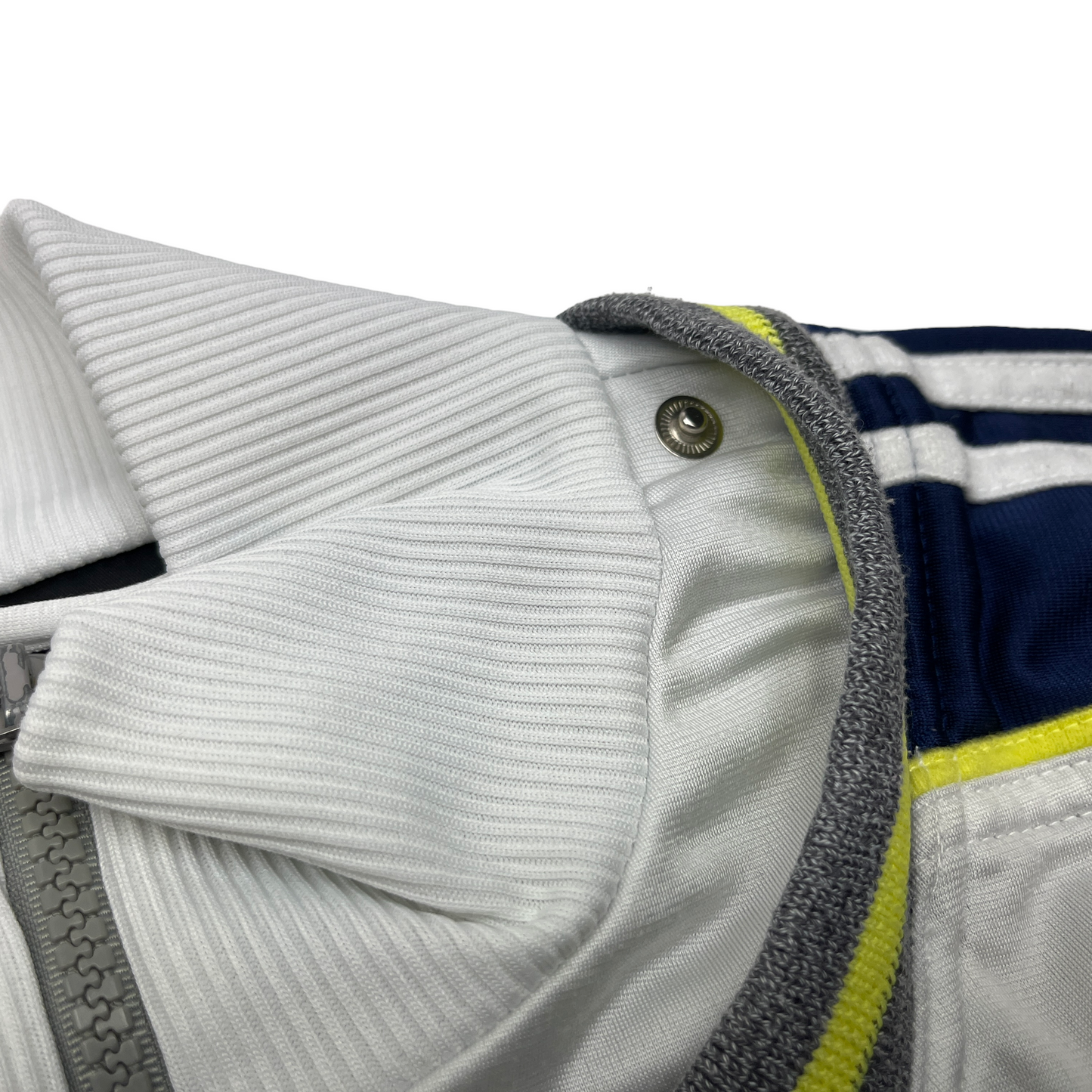 01311 Adidas 90s Tracktop (missing hood)